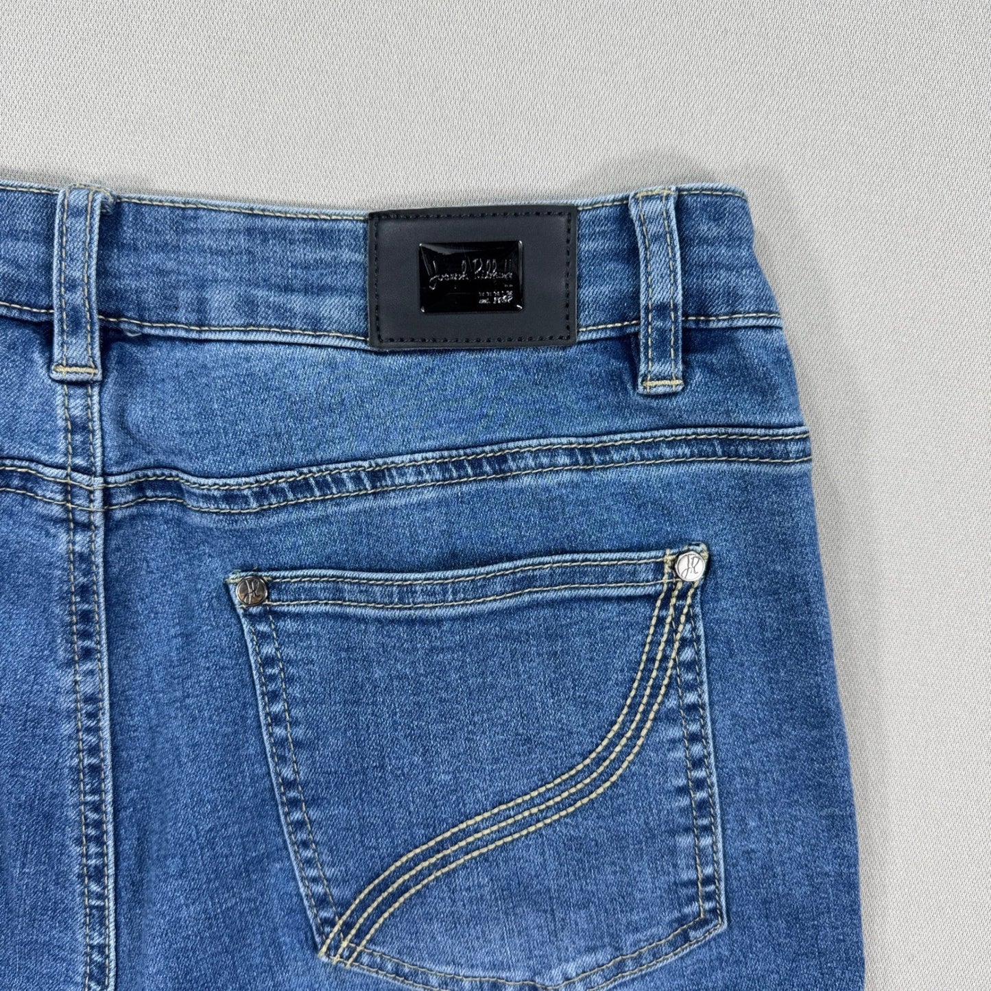 Joseph Ribkoff Jeans Embroidered Floral Womens Size 14 Blue Denim Cropped Cuff