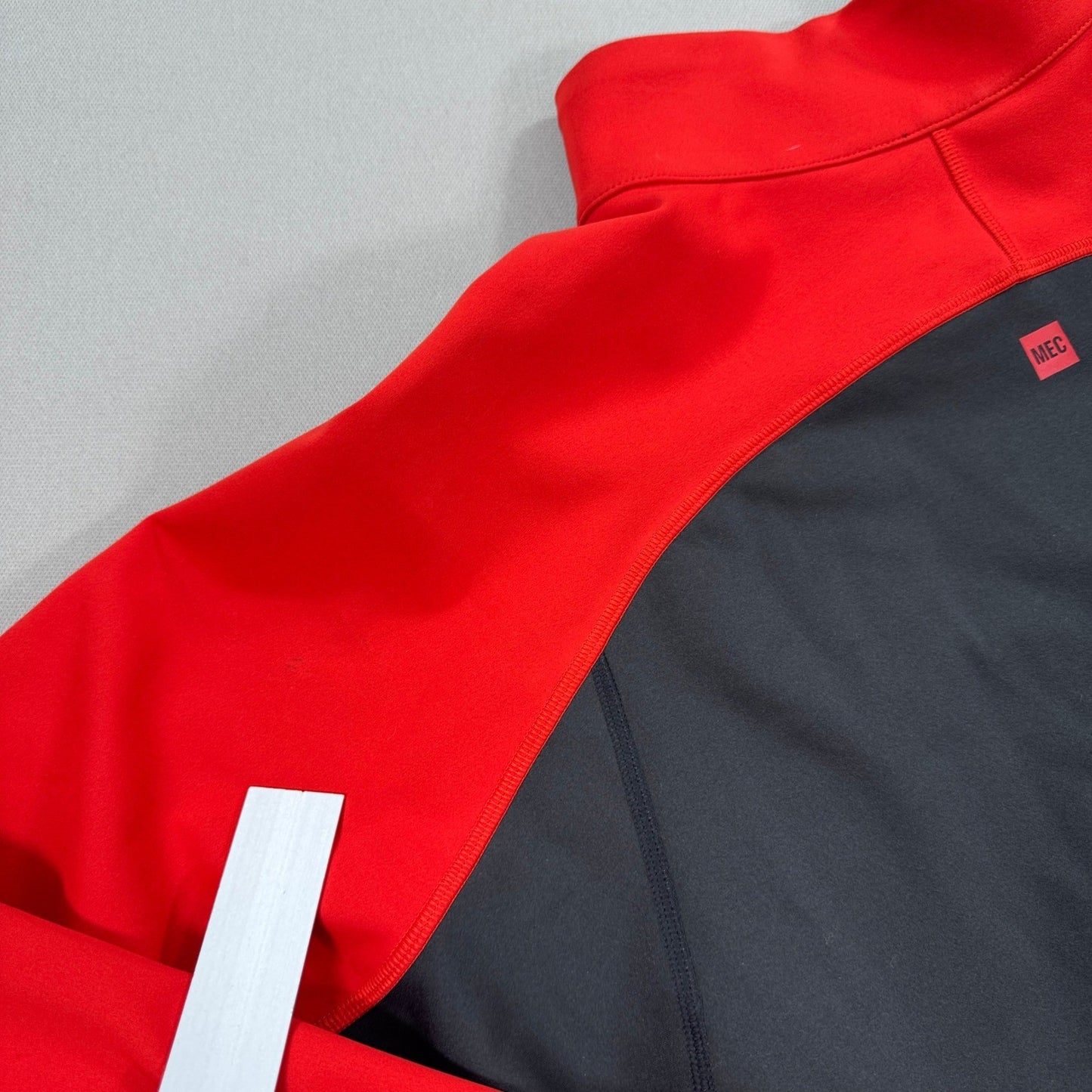 Mountain Equipment Co-op Softshell Jacket Mens 2XL Orange Windbreaker Zip Up MEC