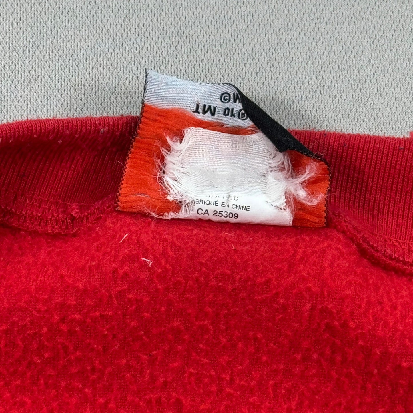 NHL Calgary Flames Fleece Sweatshirt mens 2XL Red Pullover Hockey Crew Neck