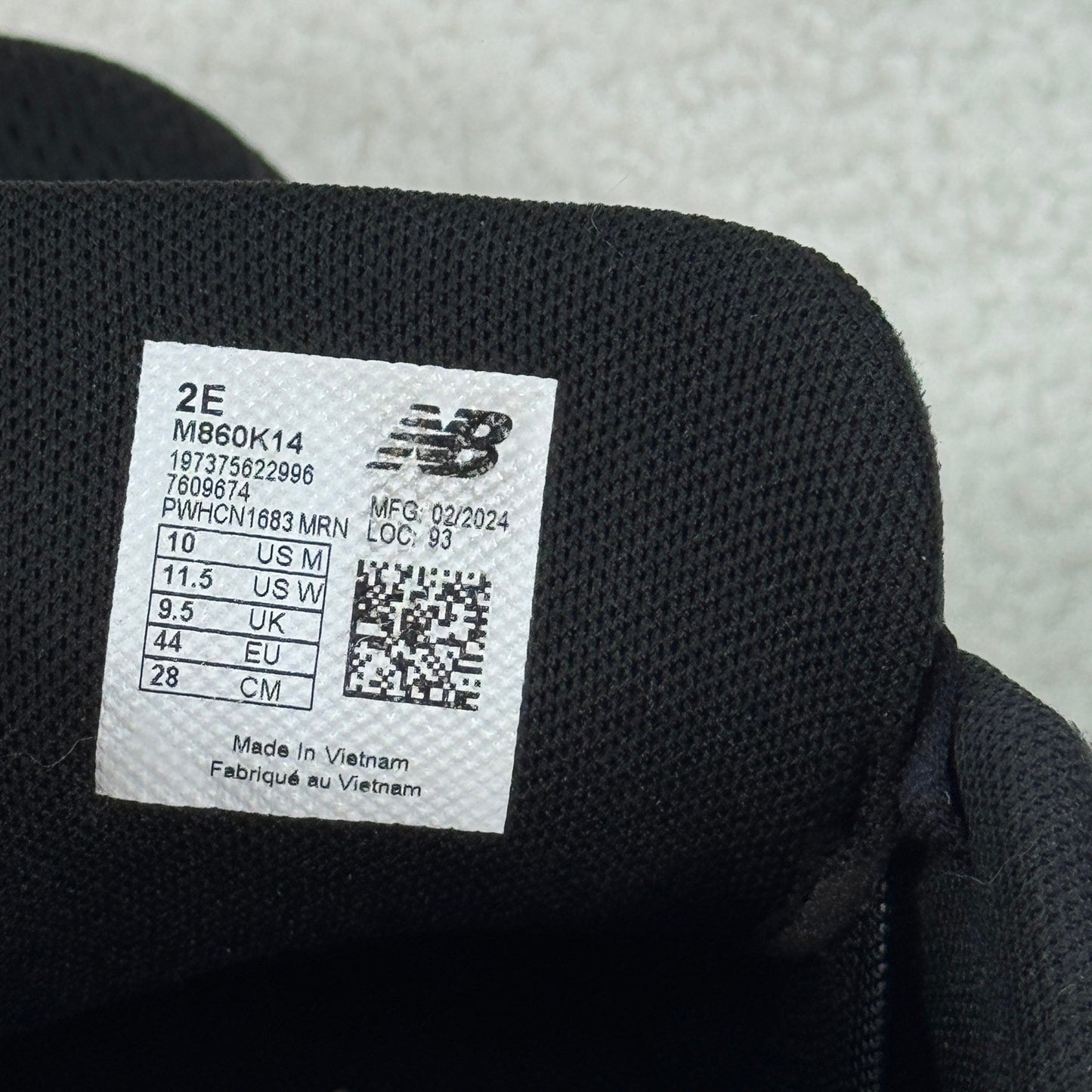 New Balance Fresh Foam M860K14 Running Shoes Womens Size 10 2E Black Sneakers