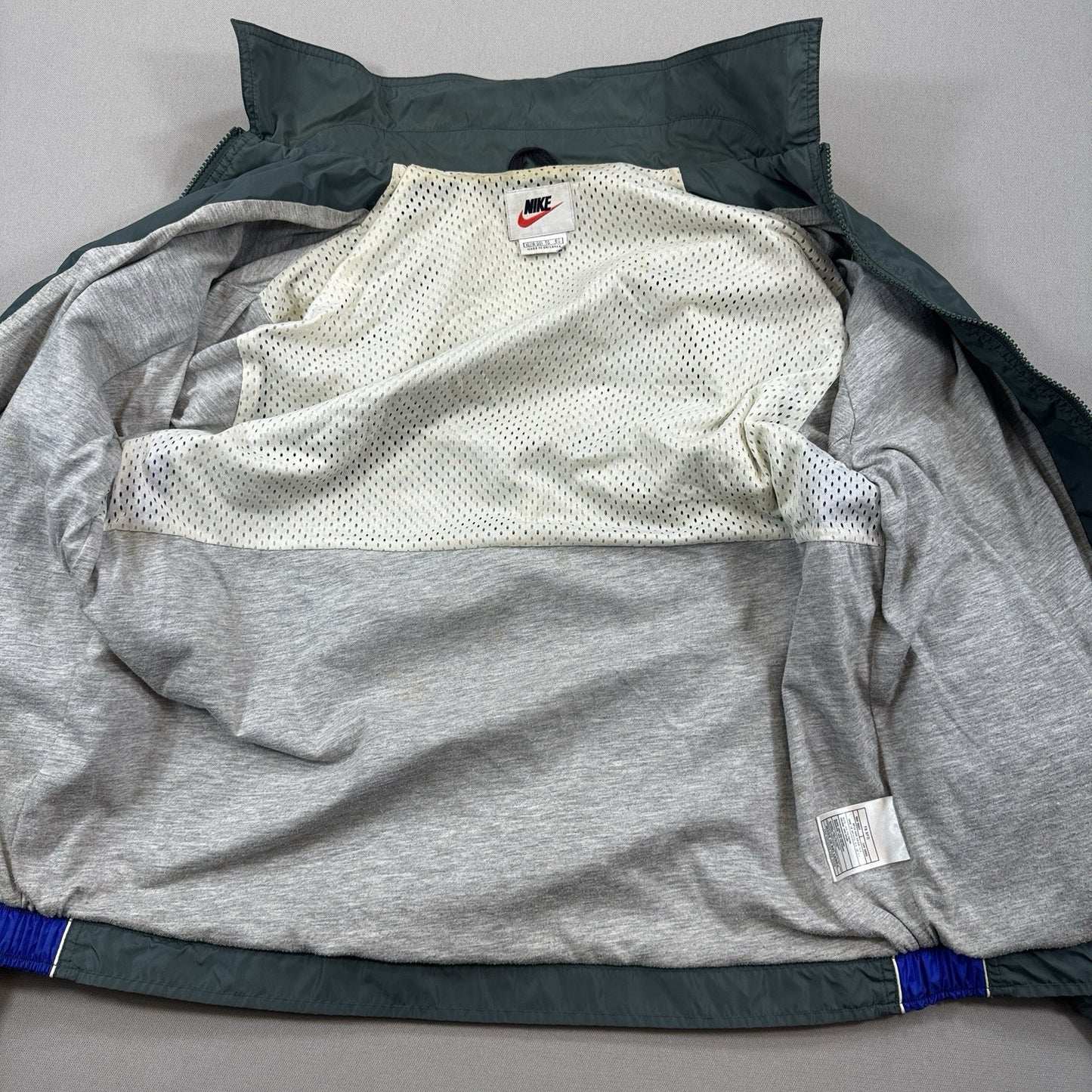 Vintage 90s Nike Windbreaker Jacket XL(18-20) Green Full Zip Athletic