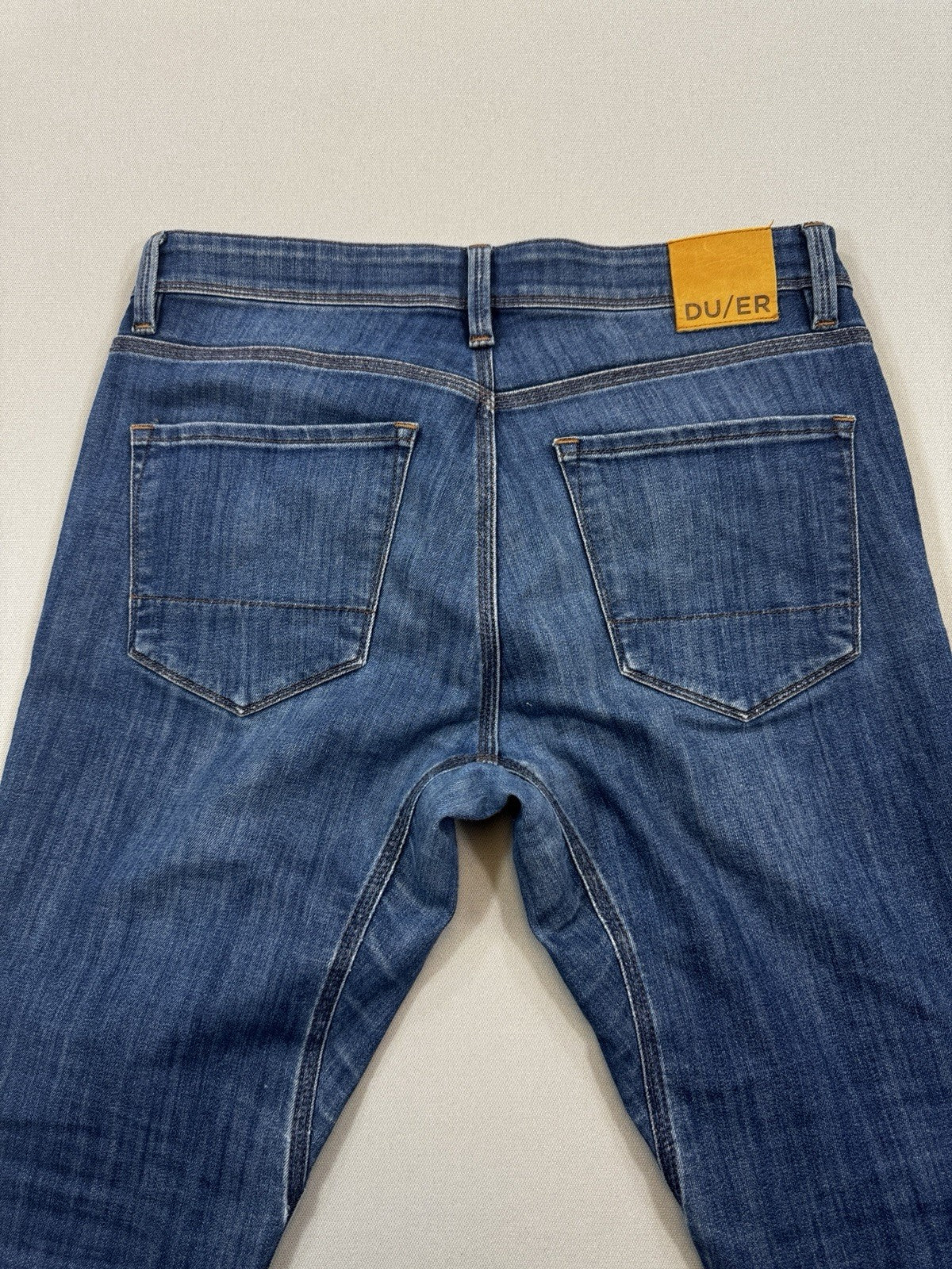 DU/ER L2X Slim Fit Performance Denim Jeans mens 32x30 Blue Denim Medium Wash
