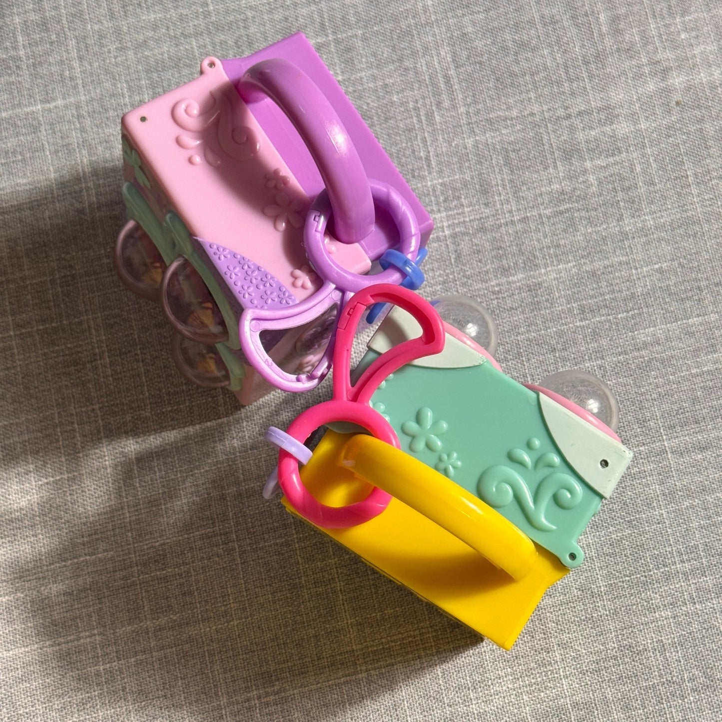 2 PCS Littlest Pet Shop LPS Teeniest Tiniest Mini Pop-Up Bunny Playset 2 Bunnies