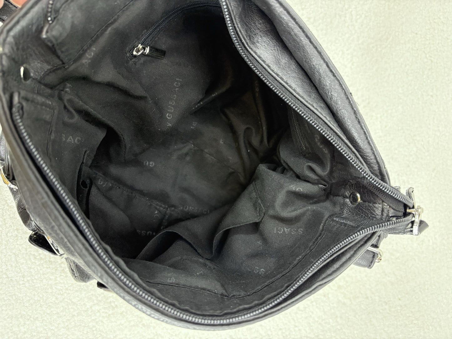 Vintage GUSSACI Black Handbag Full Zip Adjustable Leather