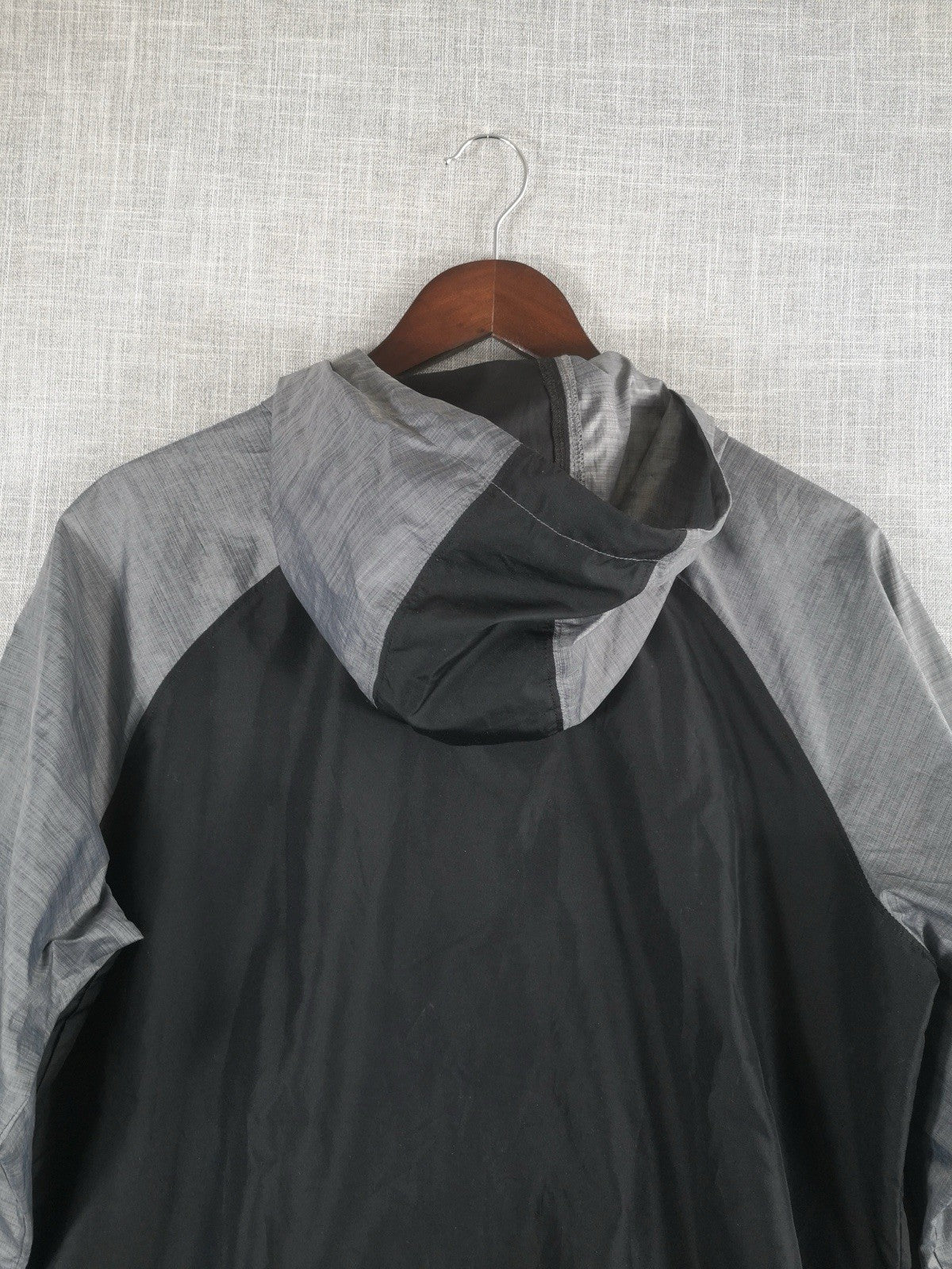 Under Armour Hooded Windbreaker Jacket Fitted All Season Gear Womens Large