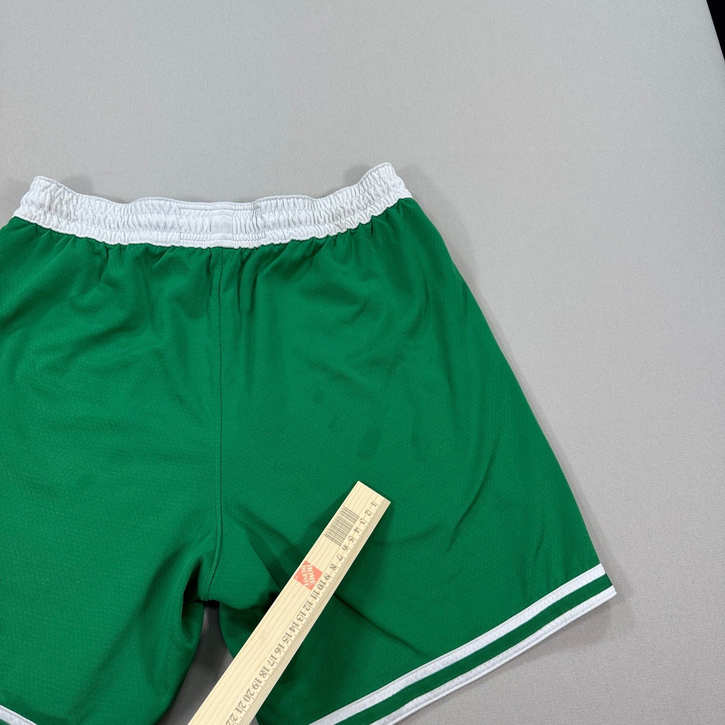 Boston Celtics Shorts Icon Edition NBA Swingman Nike Dri-Fit mens Size 38 Green
