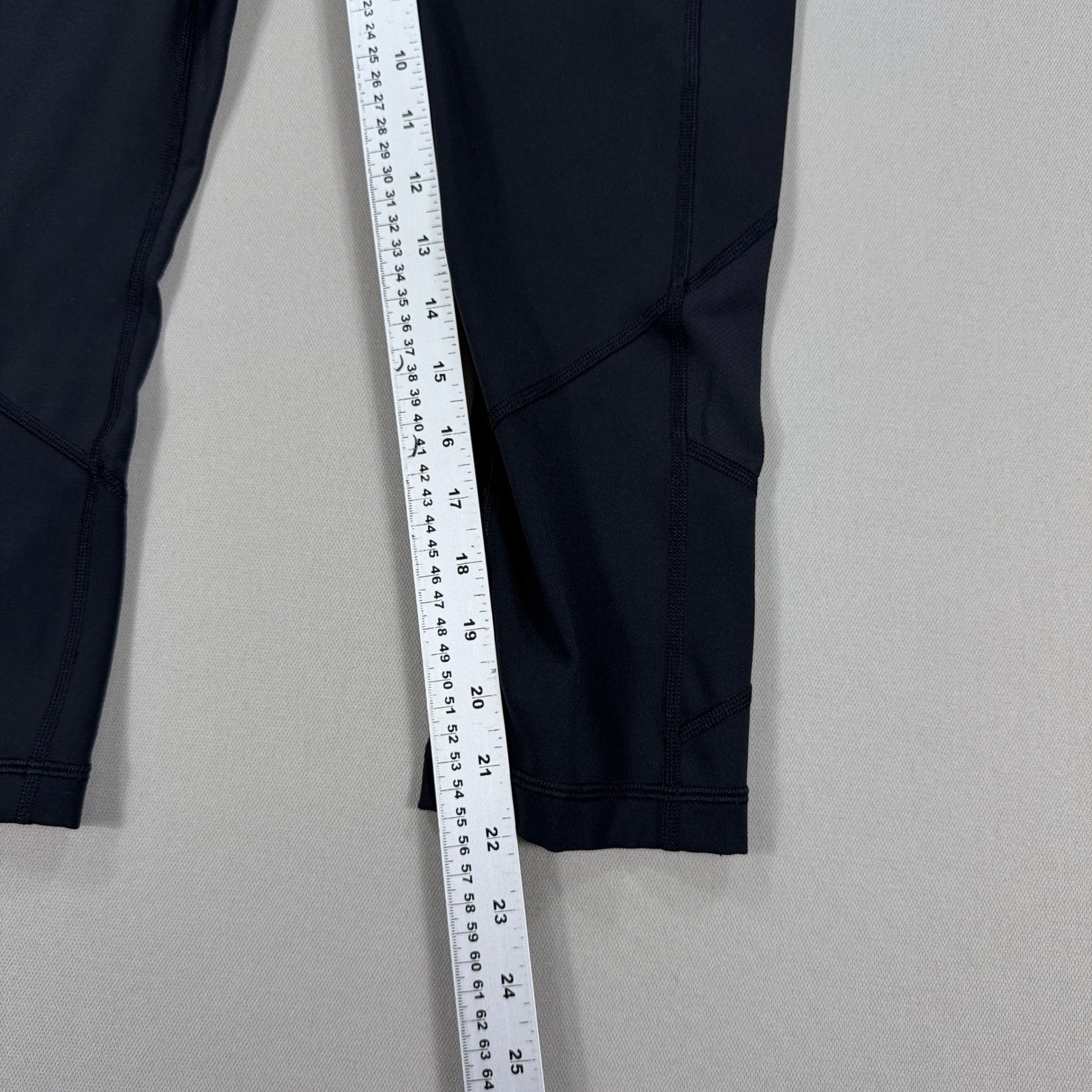 Lululemon Pace Rival Crop Leggings Womens Size 6 Black Full On Luxtreme 22 Inch