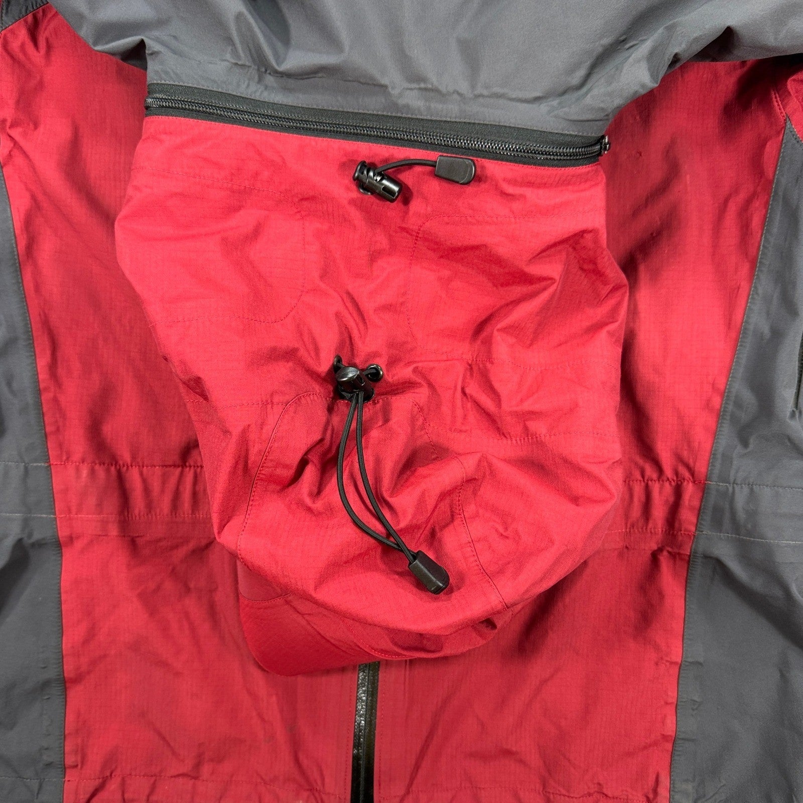 Vintage MEC Mountain Equipment Jacket Gore Tex Hooded Zip Pockets mens 2XL Red