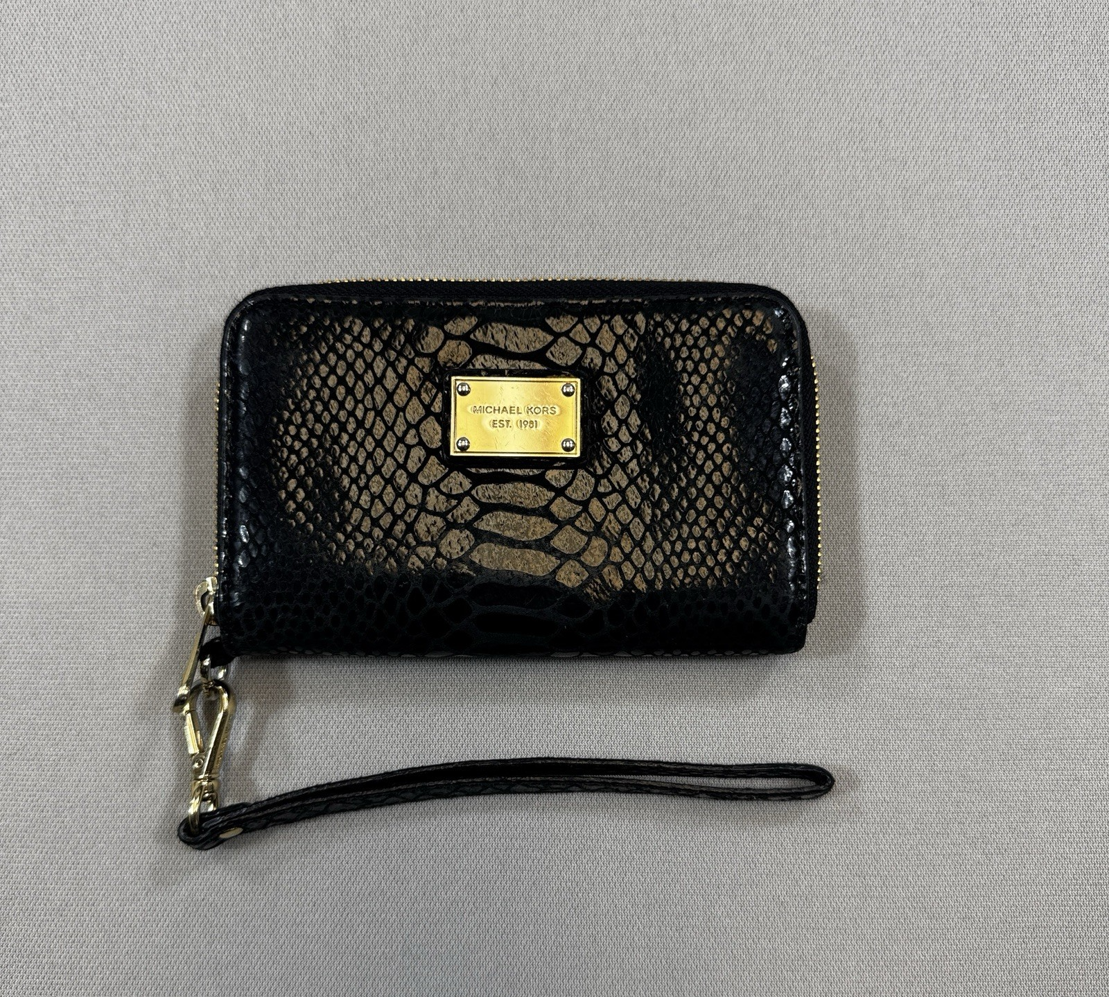 Michael Kors Essential Zip Wallet Wristlet Black Python Embossed Clutch Holder