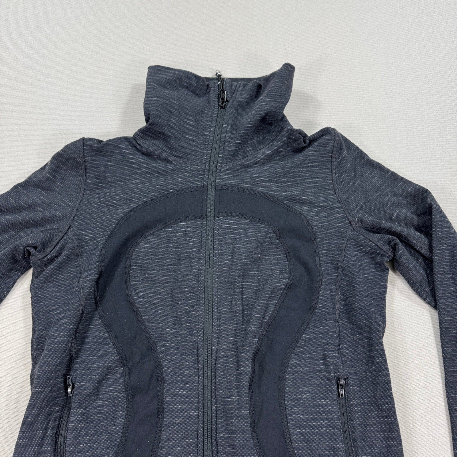 Lululemon Define Jacket Womens Size 6 Gray Black Thumbhole Full Zip Mock Neck