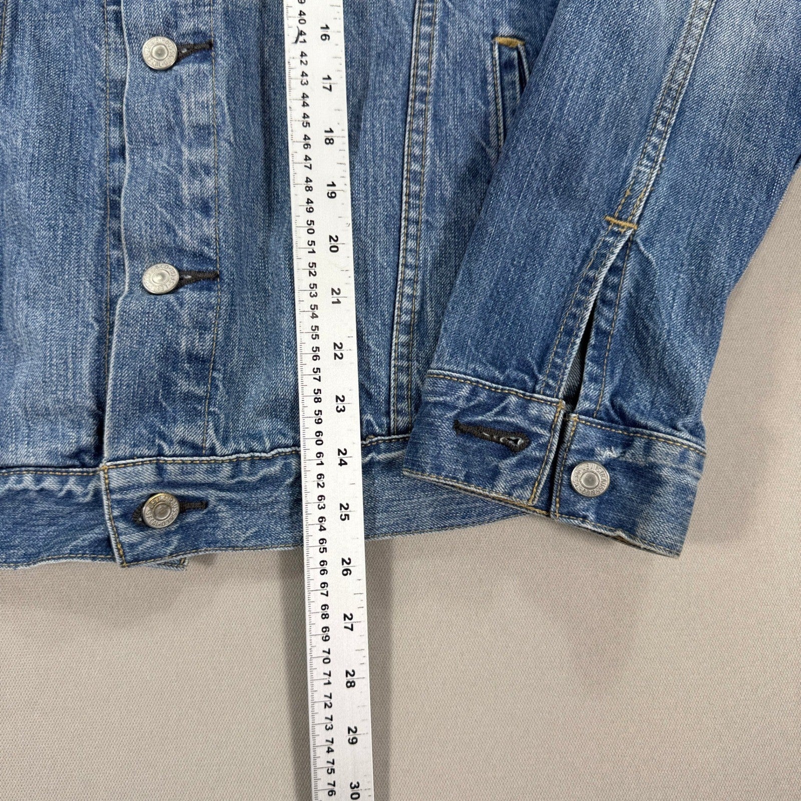 Levi's Type 3 Jean Trucker Jacket mens Medium Denim Medium Wash Red Tab Pockets