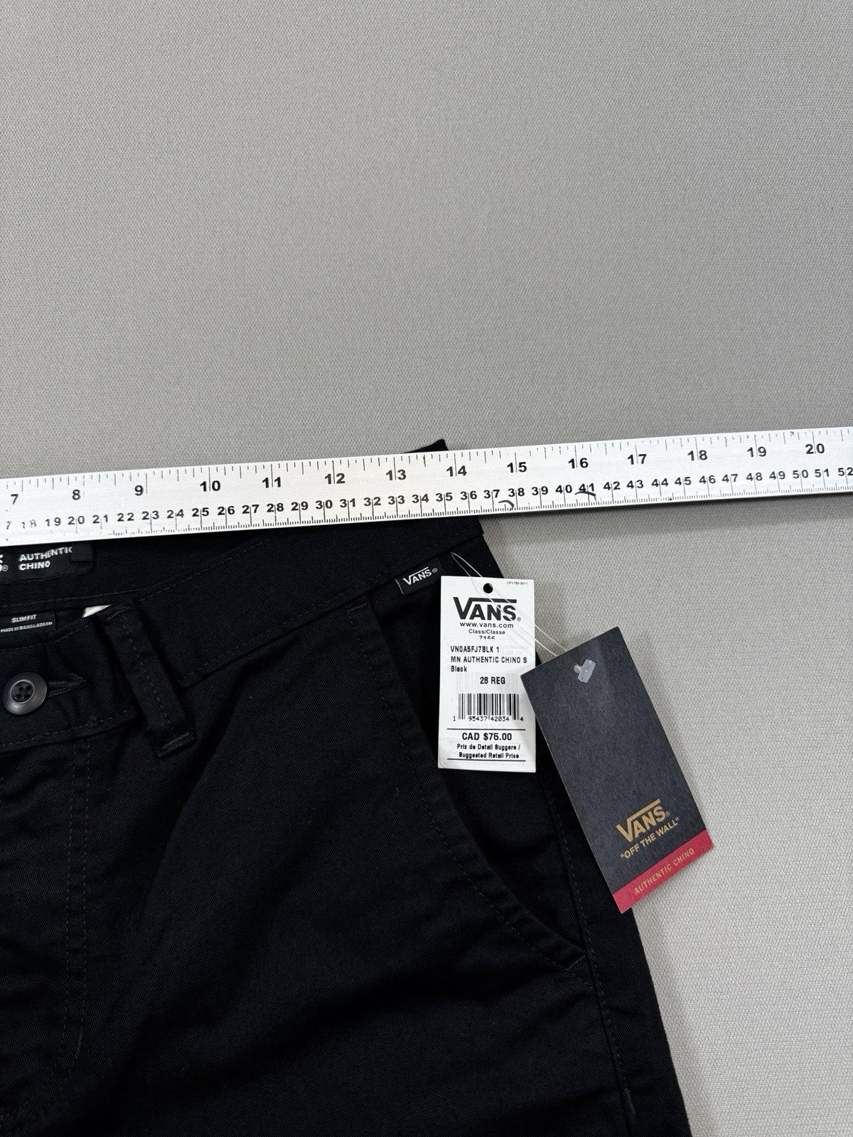 NWT Vans Authentic Chino Pants Off The Wall mens Size 28 Black Slim Fit Grunge