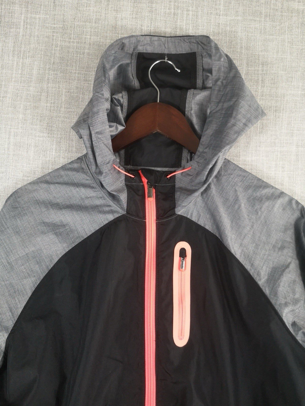 Under Armour Hooded Windbreaker Jacket Fitted All Season Gear Womens Large