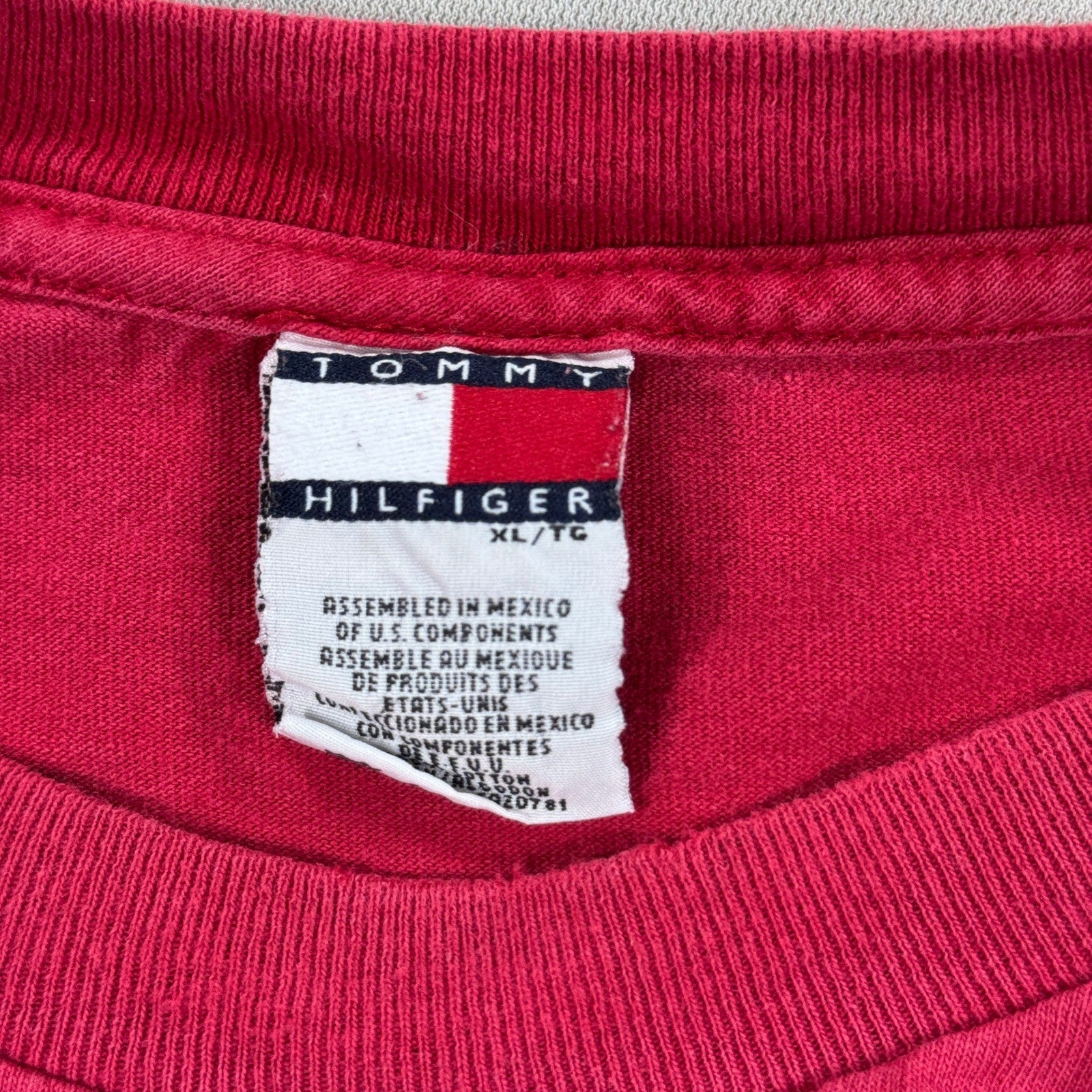 Vintage Y2K Tommy Hilfiger Spell Out Logo Tee - mens XL Red Classic Fit