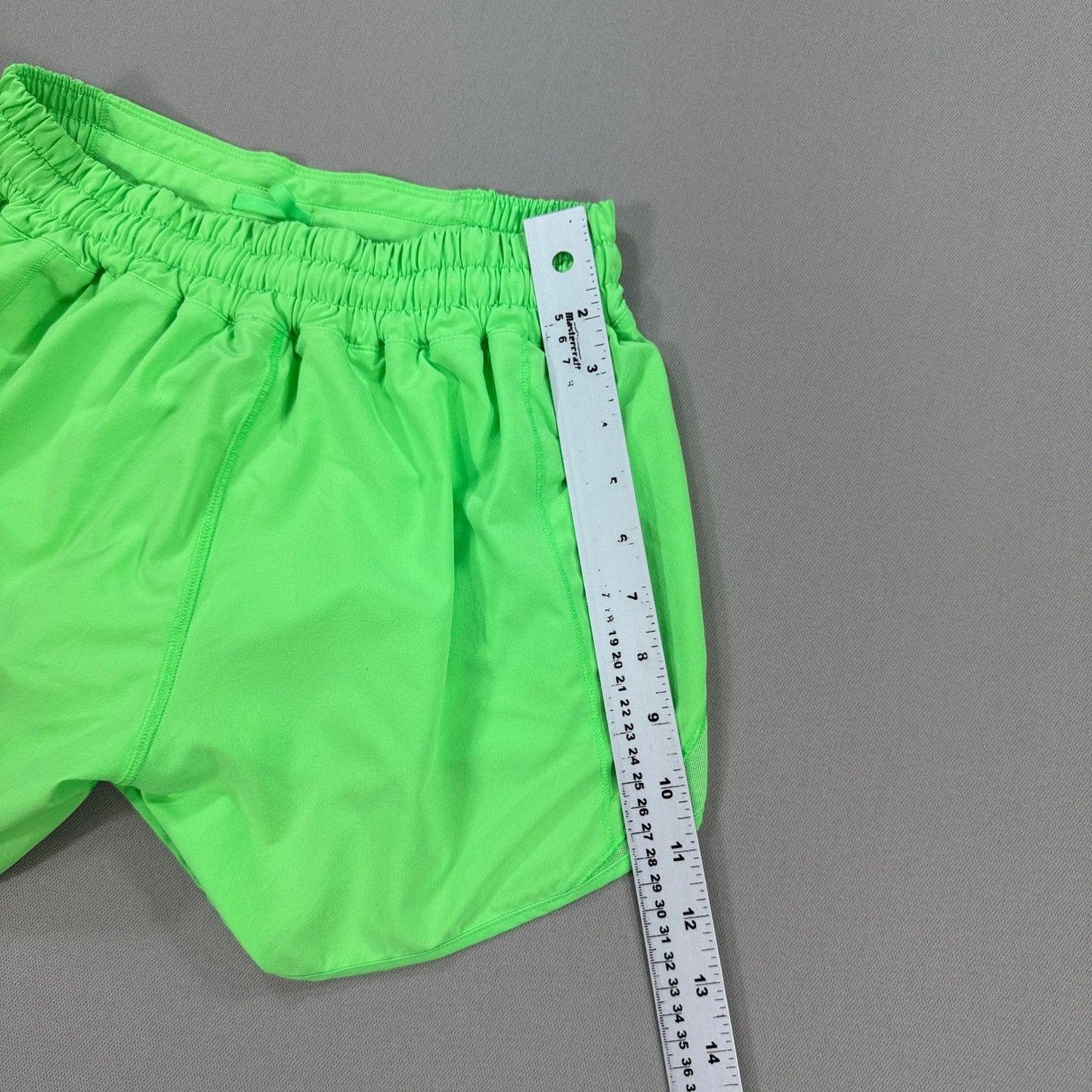Lululemon Hotty Hot Shorts High Rise 4" Lined Womens Size 6 Neon Green