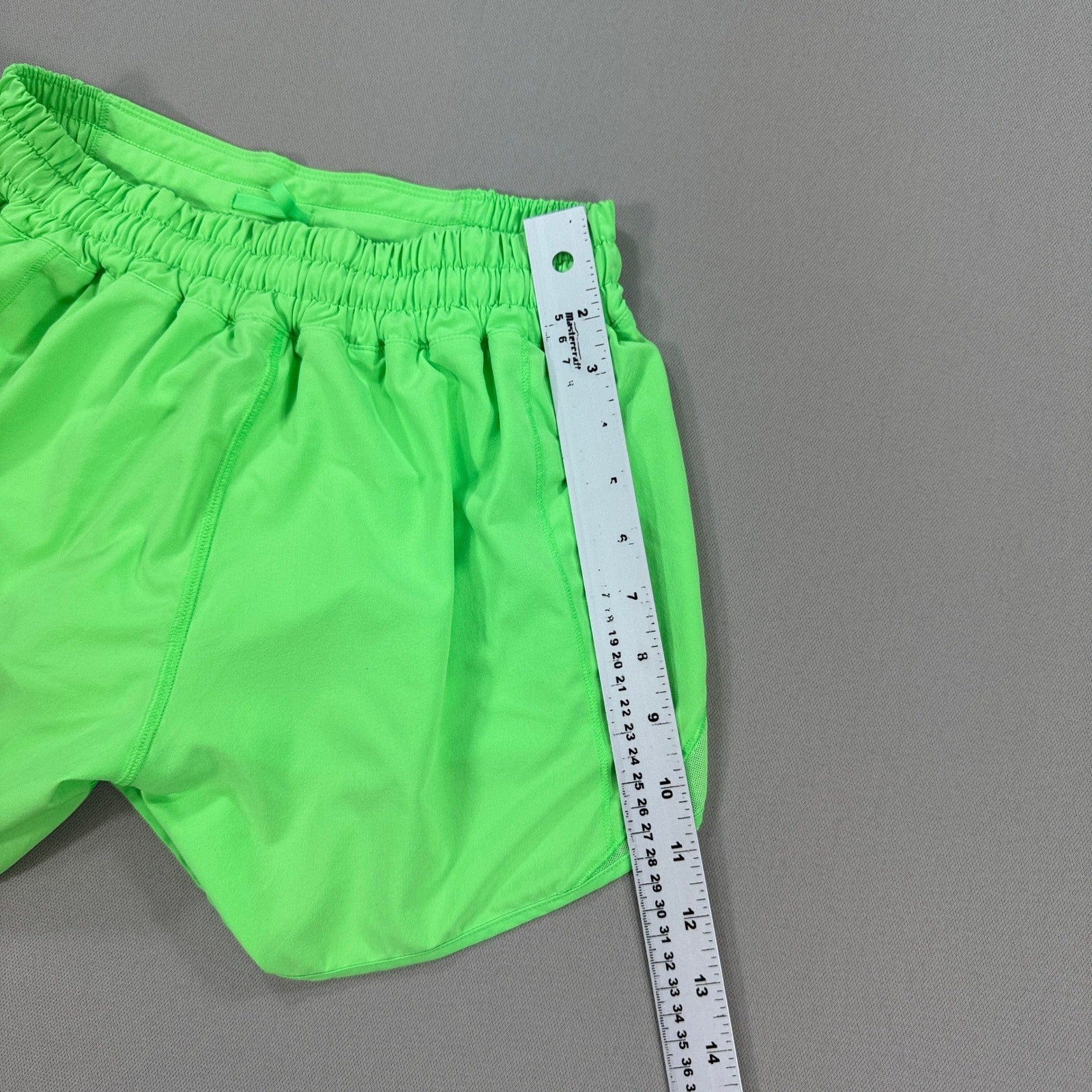 Lululemon Hotty Hot Shorts High Rise 4" Lined Womens Size 6 Neon Green