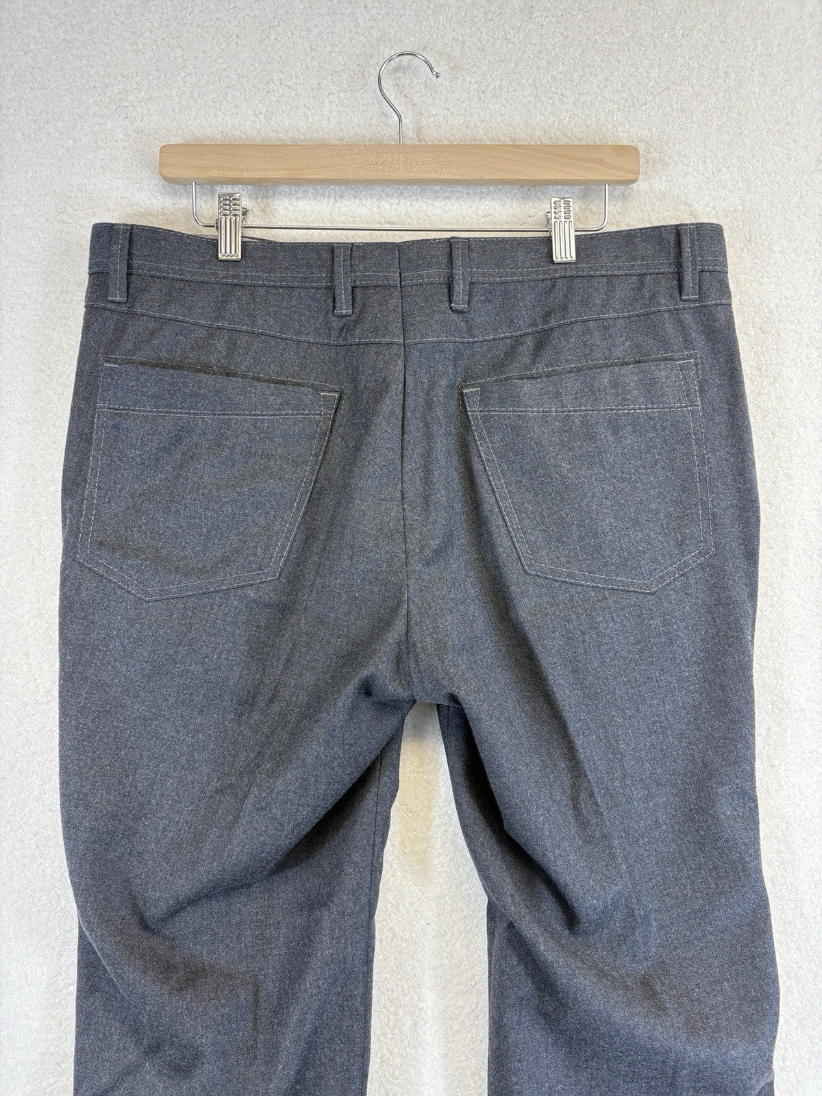 Hugo Boss Straight Fit Pleated Gray Golf Pants Athleisure Chino Mens Size 38x32