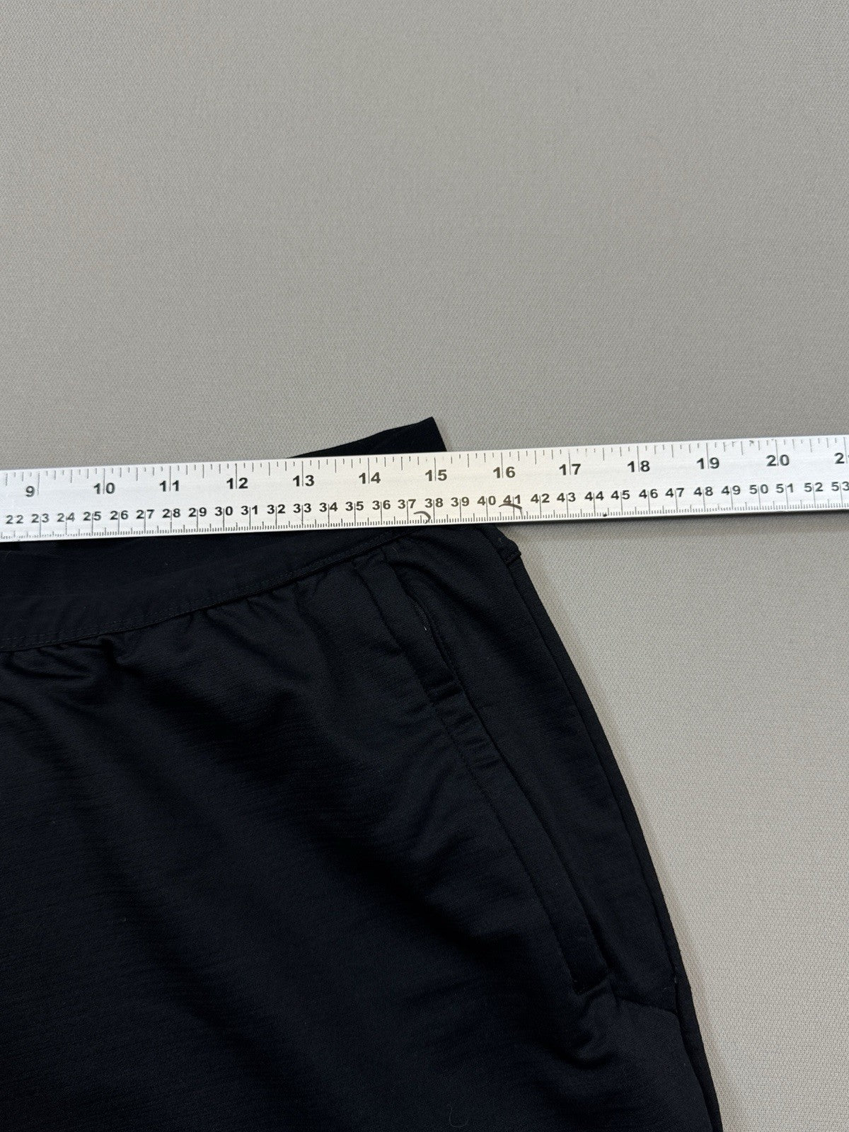 Nike Dri-Fit Track Pants mens Large Black Joggers Zipped Ankles Swoosh Tapered