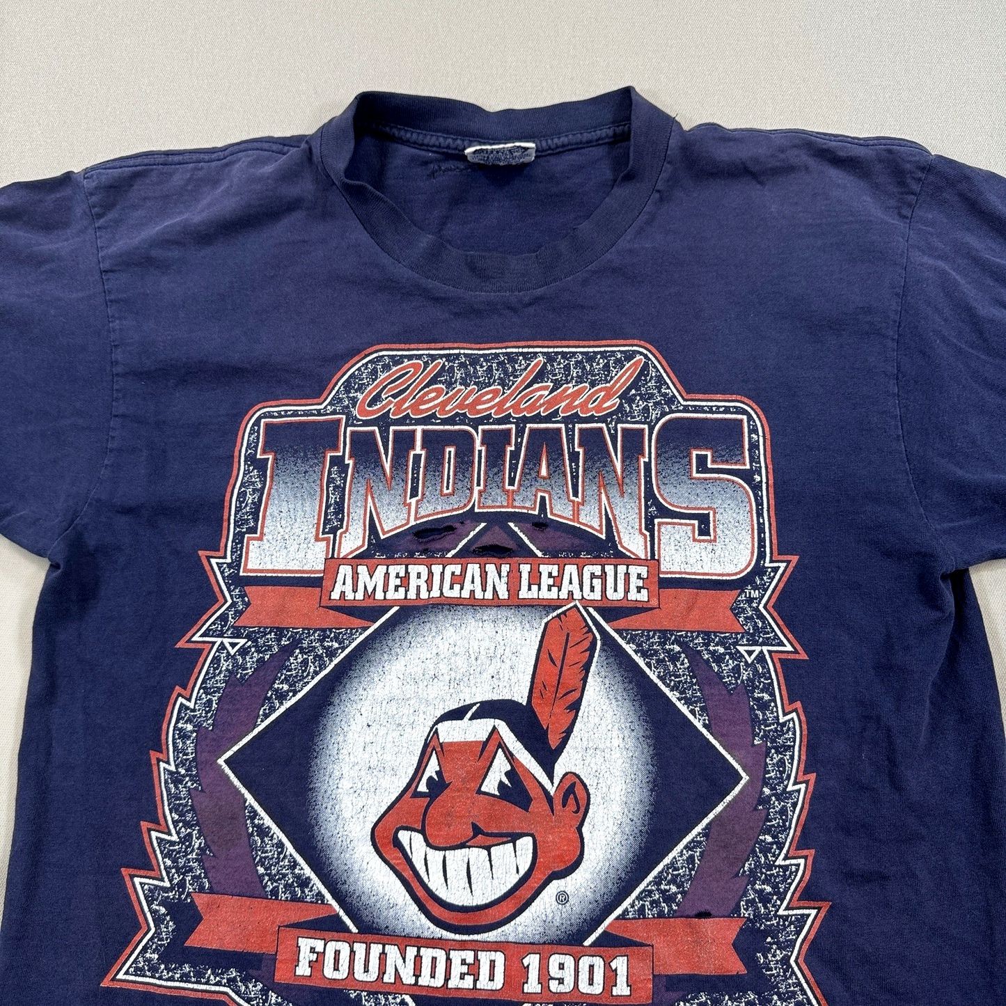 Trench Cleveland Indians T-Shirt mens Large Blue Made in Canada Single Stitch