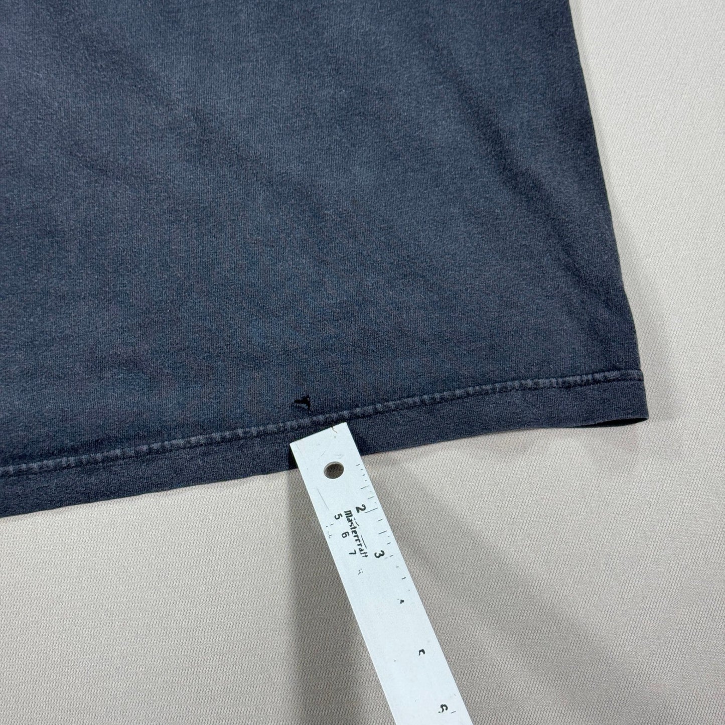 VTG 2000's Famous Stars and Straps Giant Logo Print Tee Faded Y2K Travis Barker