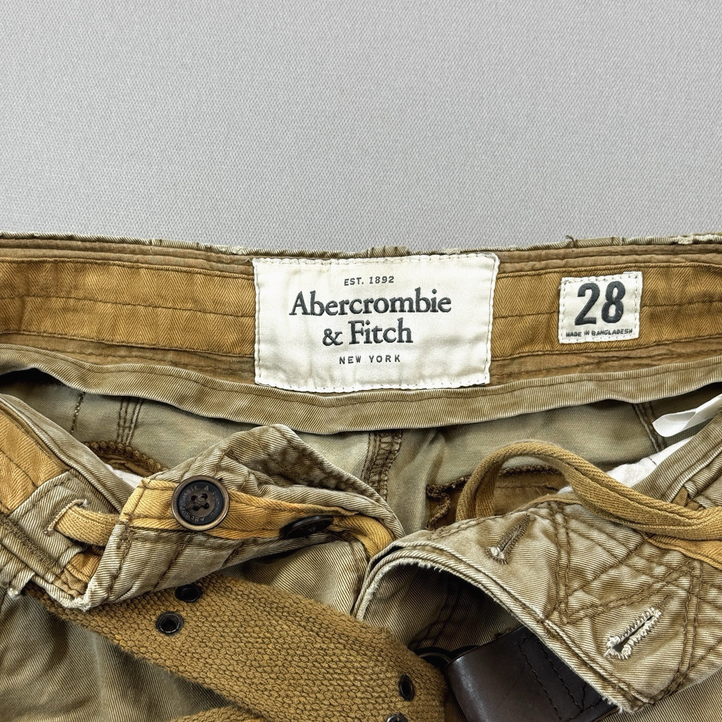 Abercrombie & Fitch Distressed Brown Cargo Shorts mens 28 W w/Belt Rare