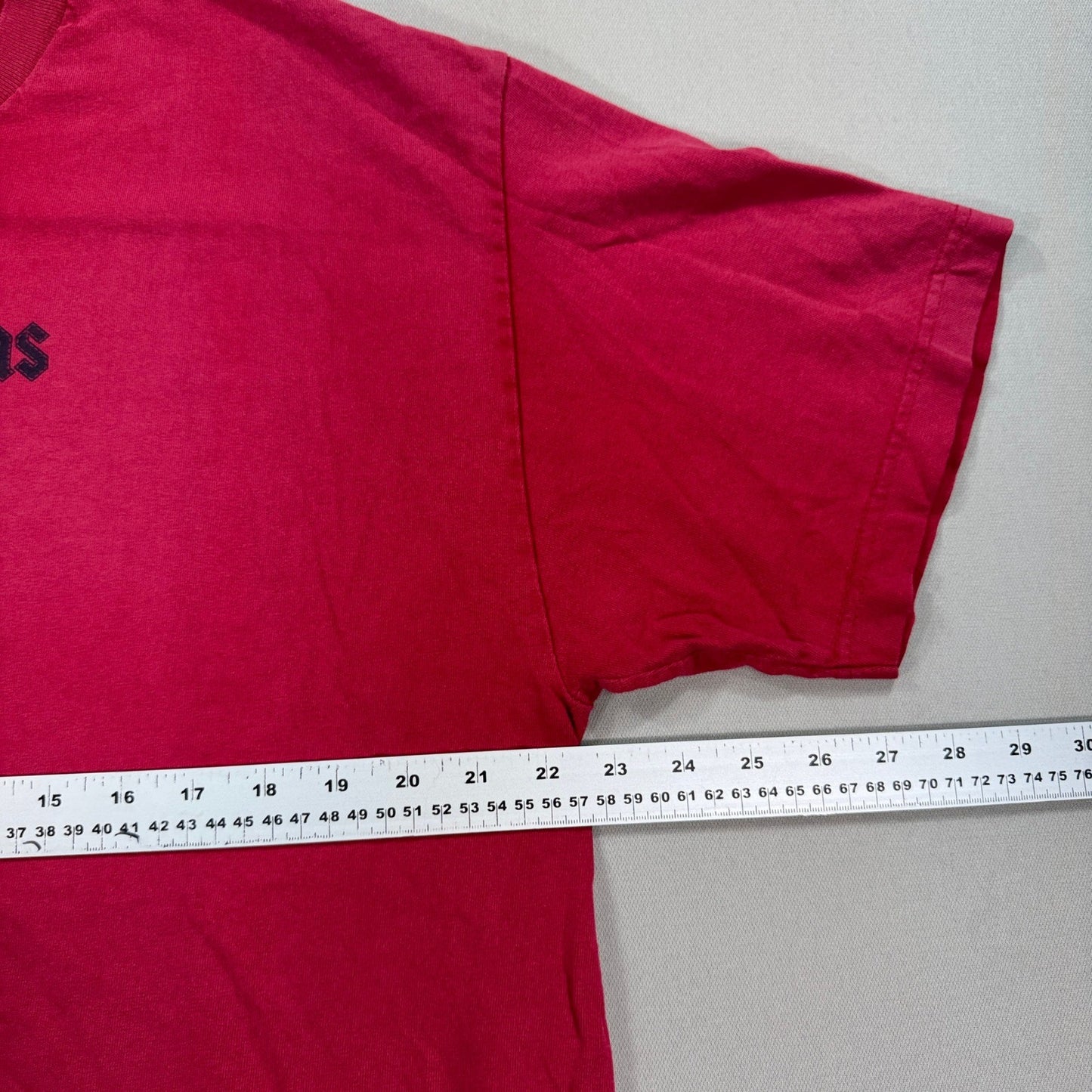 Vintage Y2K Tommy Hilfiger Spell Out Logo Tee - mens XL Red Classic Fit