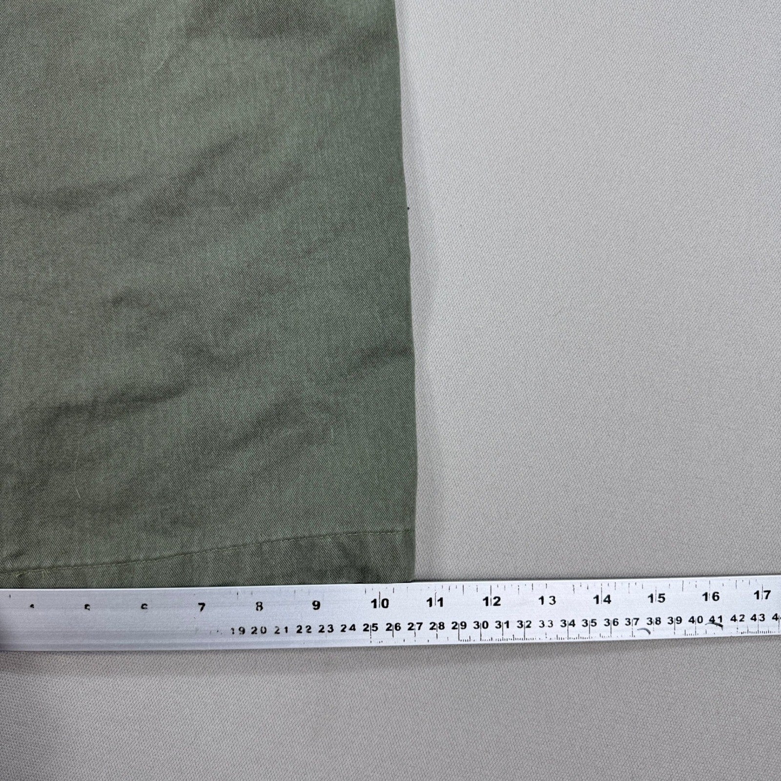 Aeropostale A87 Capri Pants Men's 34x32 Olive Green Cargo Pockets Wide Leg