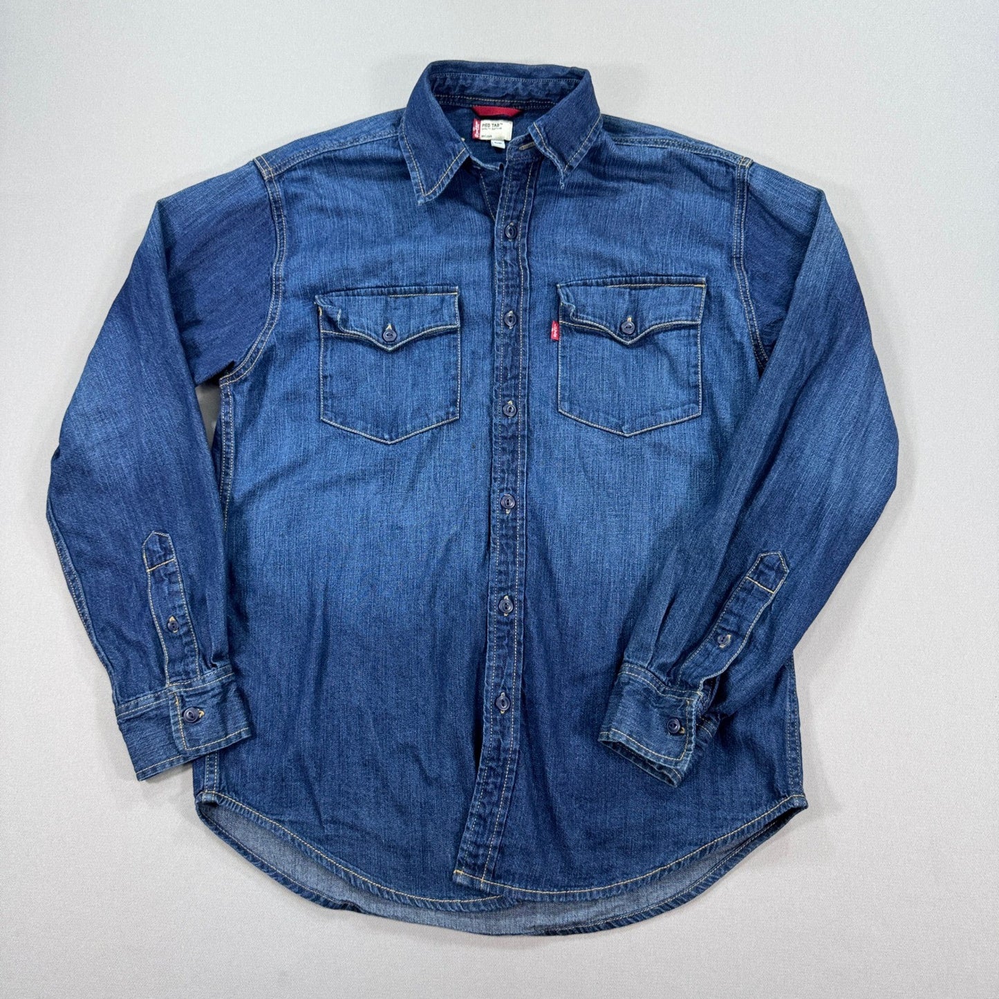 Levi's Denim Shirt Barstow Standard Fit mens Medium Dark Wash Button Down Y2K