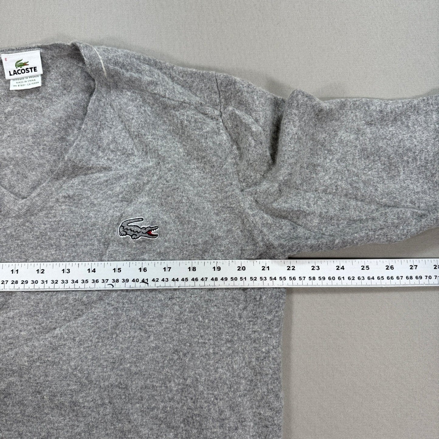 Lacoste V-Neck Sweater mens Size 6 Gray Wool Cashmere Blend Logo Pullover