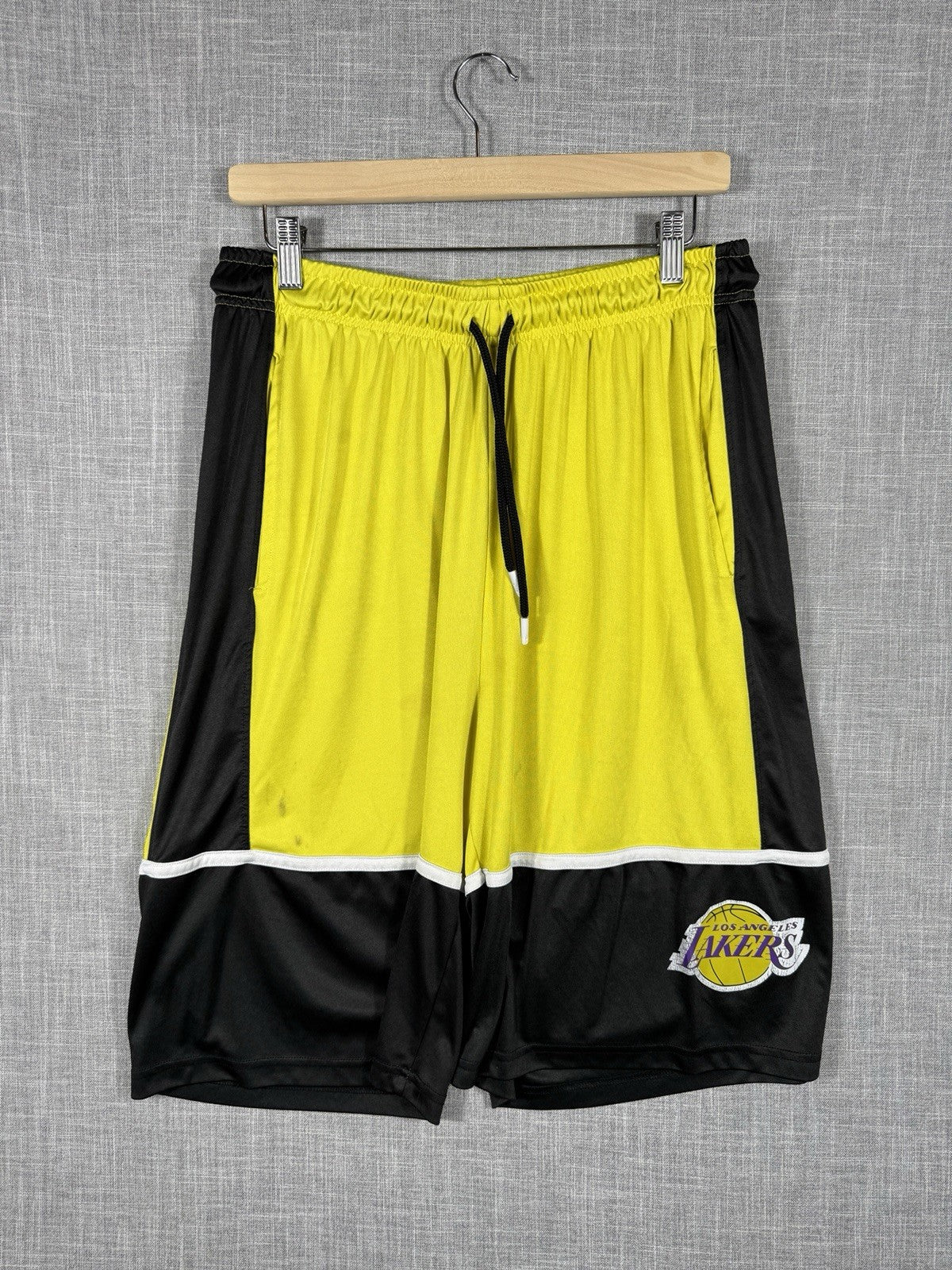 NBA Los Angeles Lakers Basketball Yellow Shorts Mens 2XL