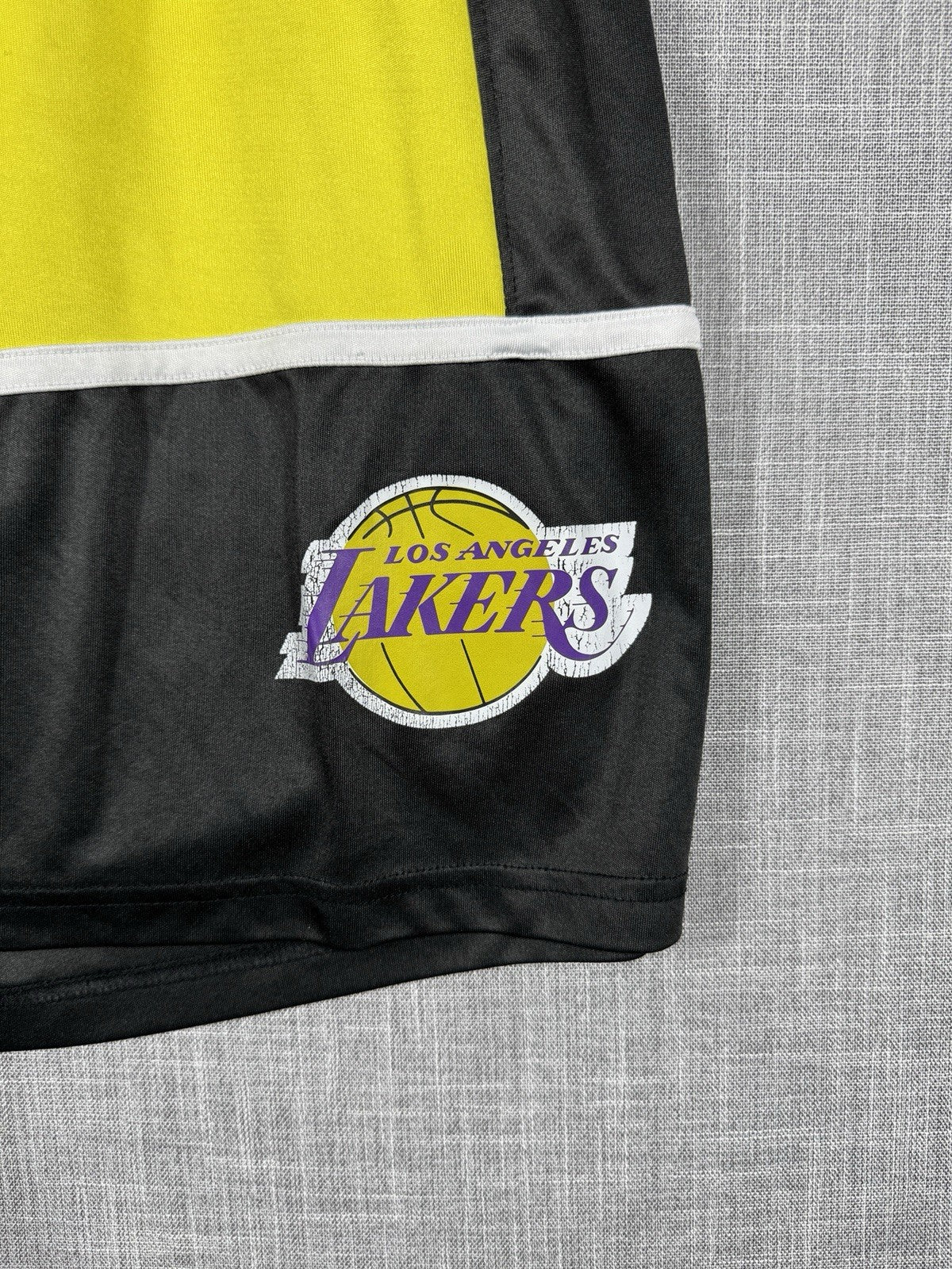 NBA Los Angeles Lakers Basketball Yellow Shorts Mens 2XL