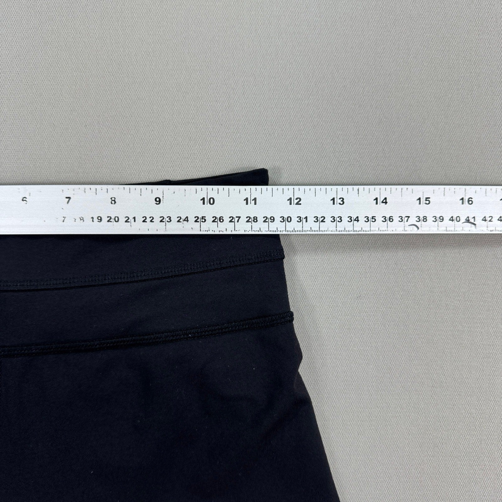 Lululemon High Rise Yoga Pants Athletic Leggings Womens Size 2 Black Activewear