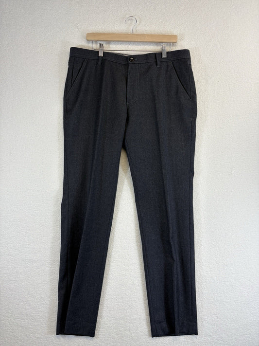 Hugo Boss Straight Fit Pleated Gray Golf Pants Athleisure Chino Mens Size 38x32