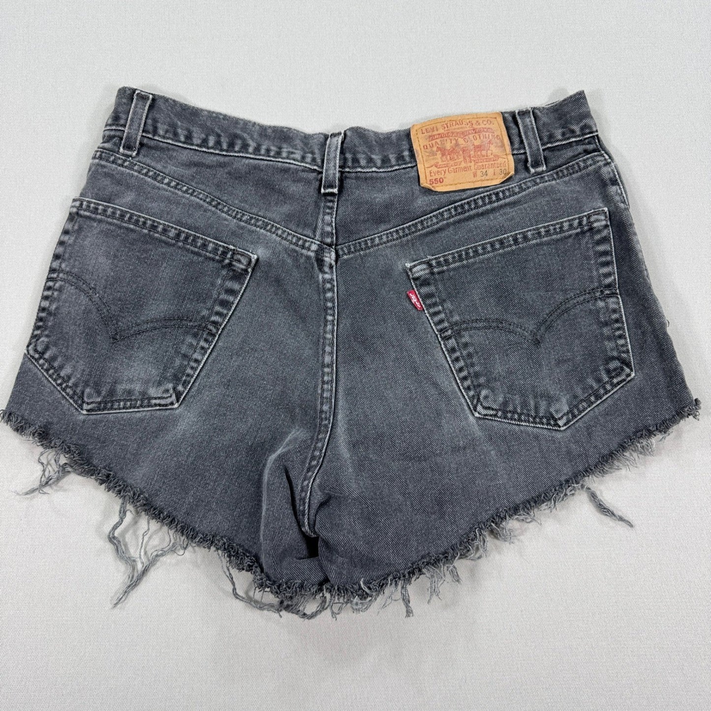 Vintage Levis Cut Off Shorts Sz 34 Fits 32 550 Distressed Faded Denim Womens