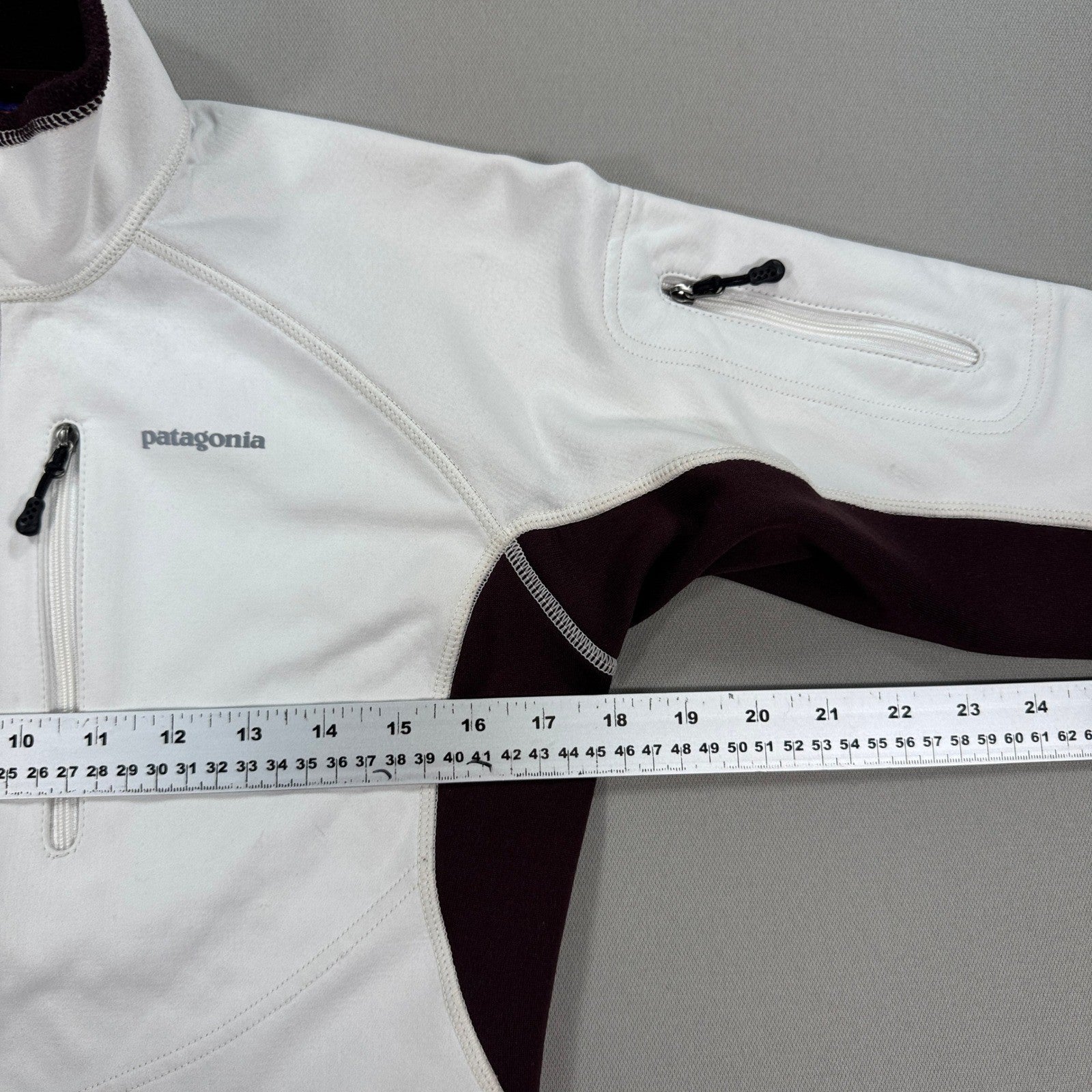 Patagonia Wind Shield Softshell Jacket Womens Small Off White Full Zip Two Tone