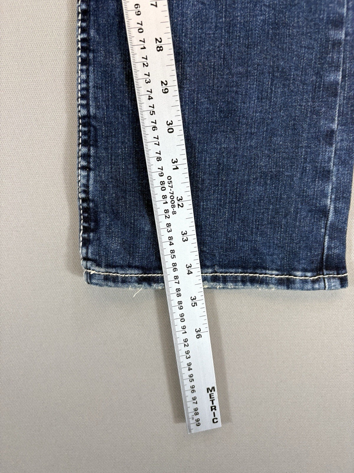 Silver Jeans Co Avery Slim Boot Jeans Womens Size 26x37 Blue Denim Ripped