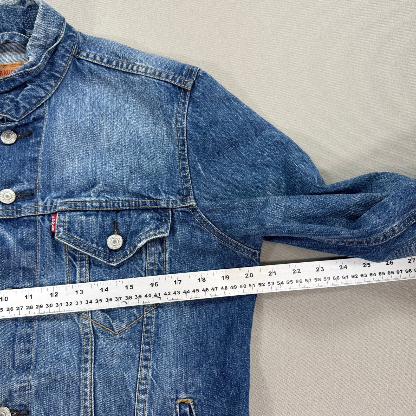 Levi's Type 3 Jean Trucker Jacket mens Medium Denim Medium Wash Red Tab Pockets