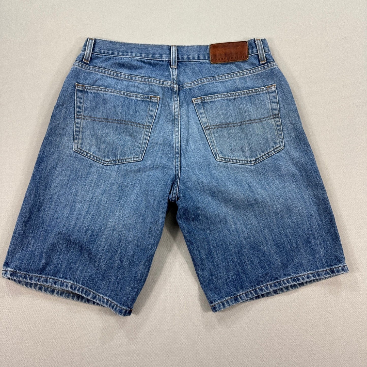 Tommy Hilfiger Jean Shorts mens Sz 33 Blue Denim Baggy Relaxed Fit Pockets Y2K