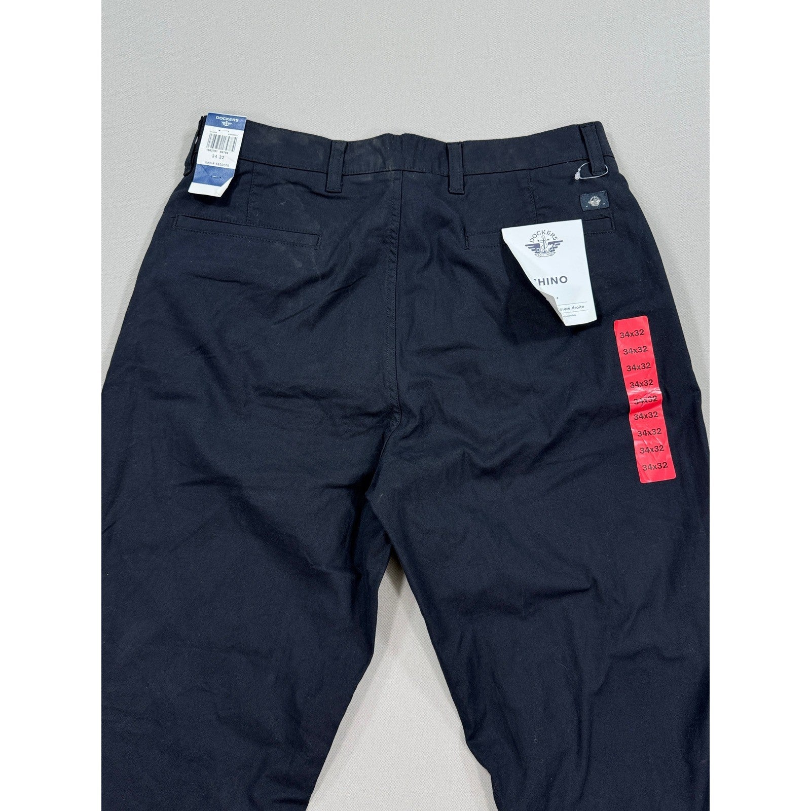 NWT Dockers mens Chino Pants Straight Fit 34x32 Black Casual - Read Description