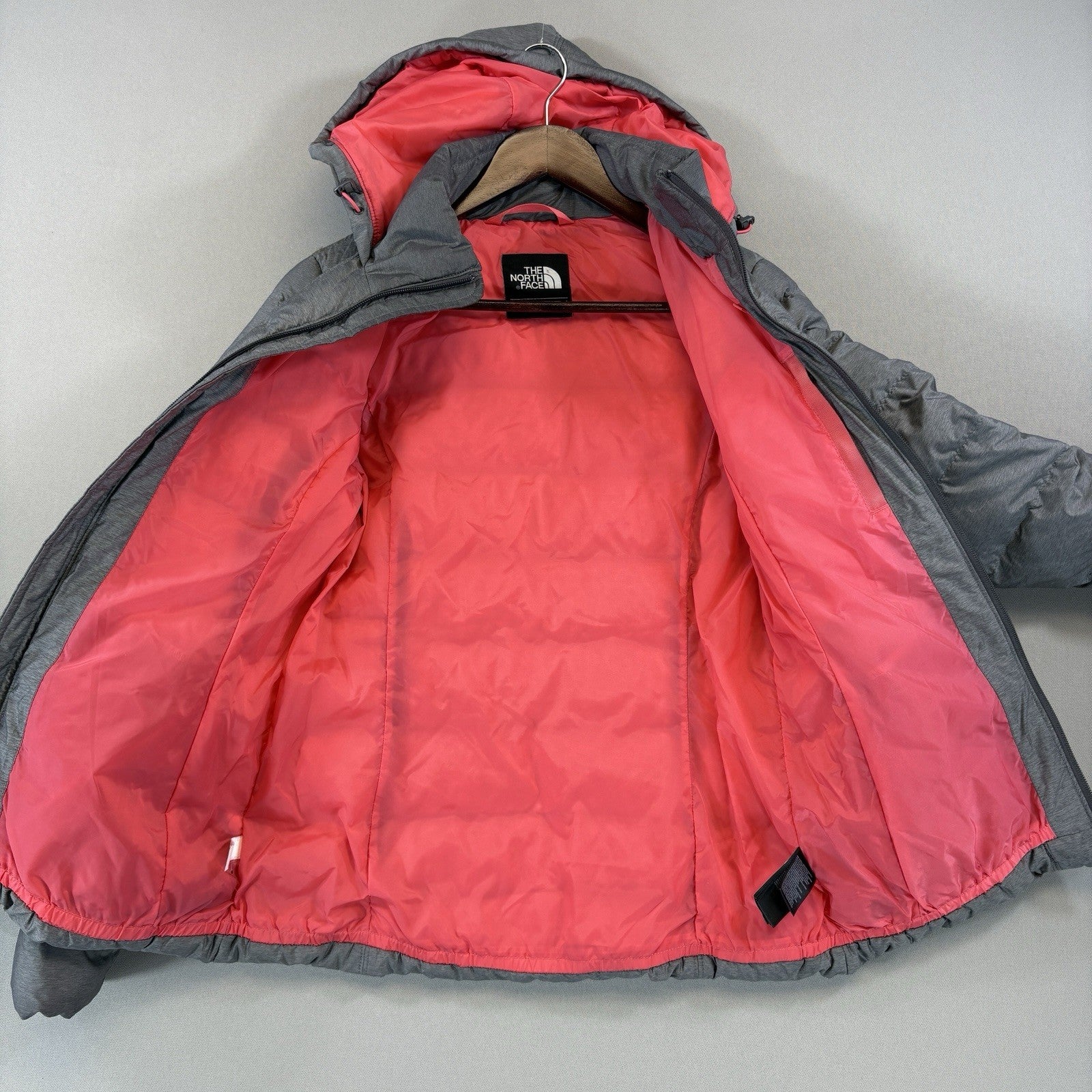 The North Face Womens Small Gray Down Puffer Jacket Hooded Zip-Up Insulated Coat