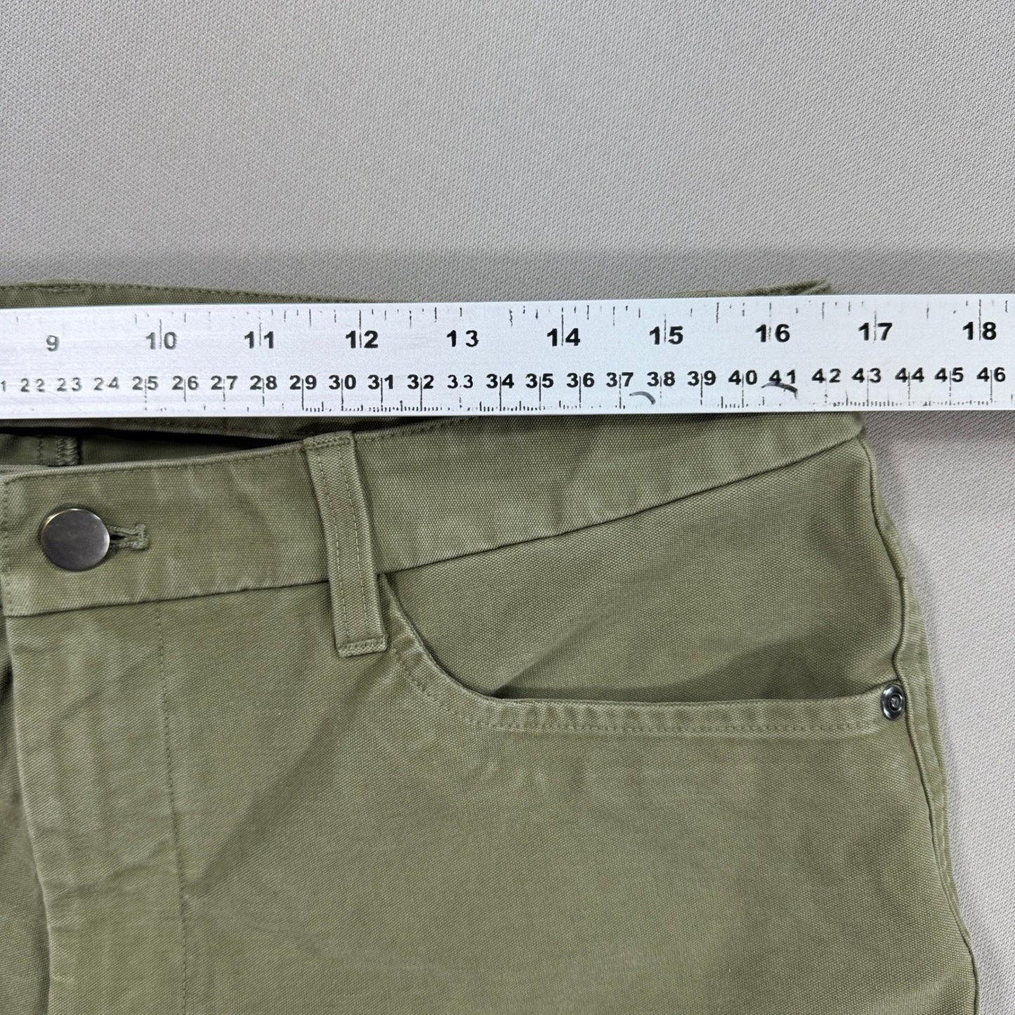 Lululemon ABC Classic Fit Khaki Pants mens Size 32 Olive Green Canvas