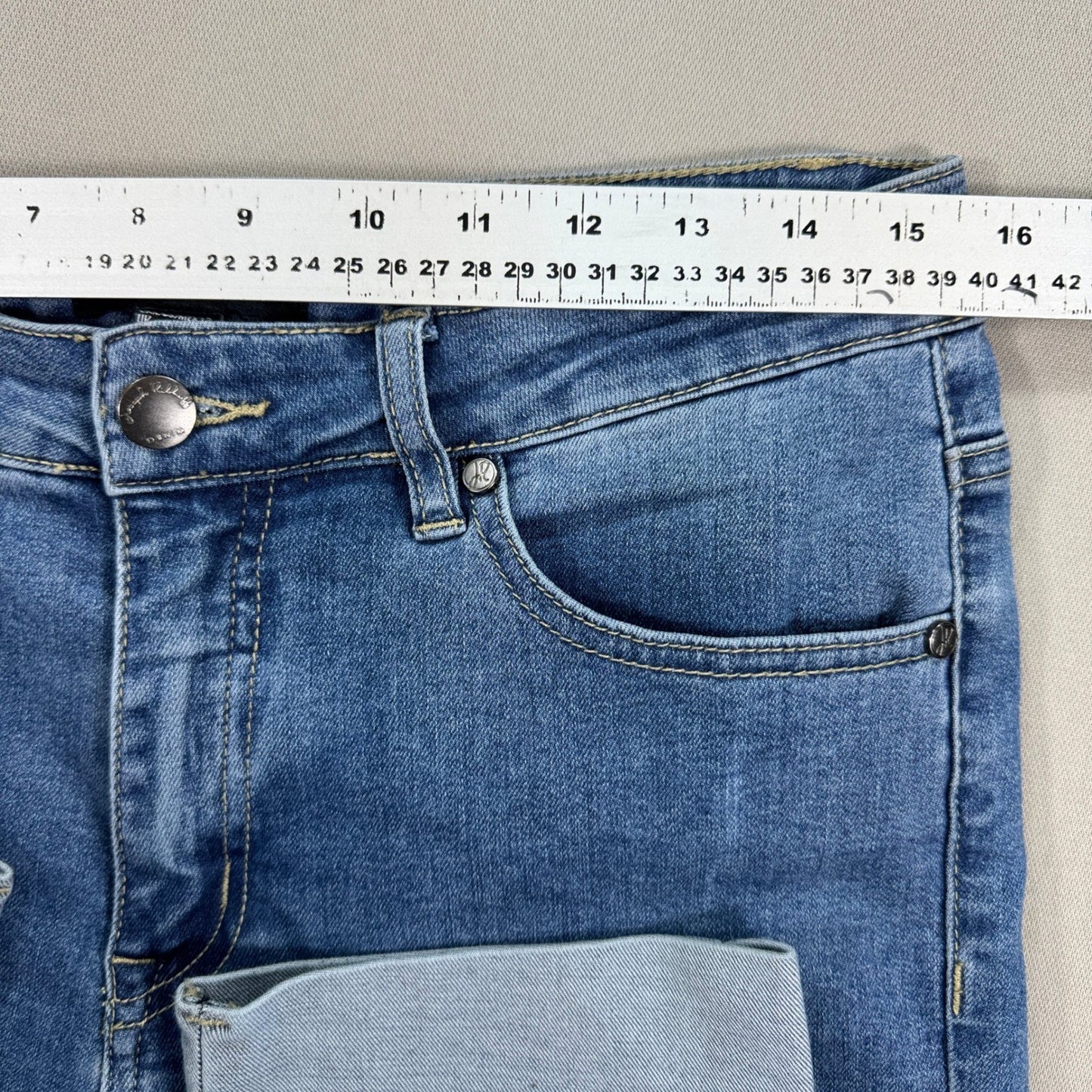 Joseph Ribkoff Jeans Embroidered Floral Womens Size 14 Blue Denim Cropped Cuff