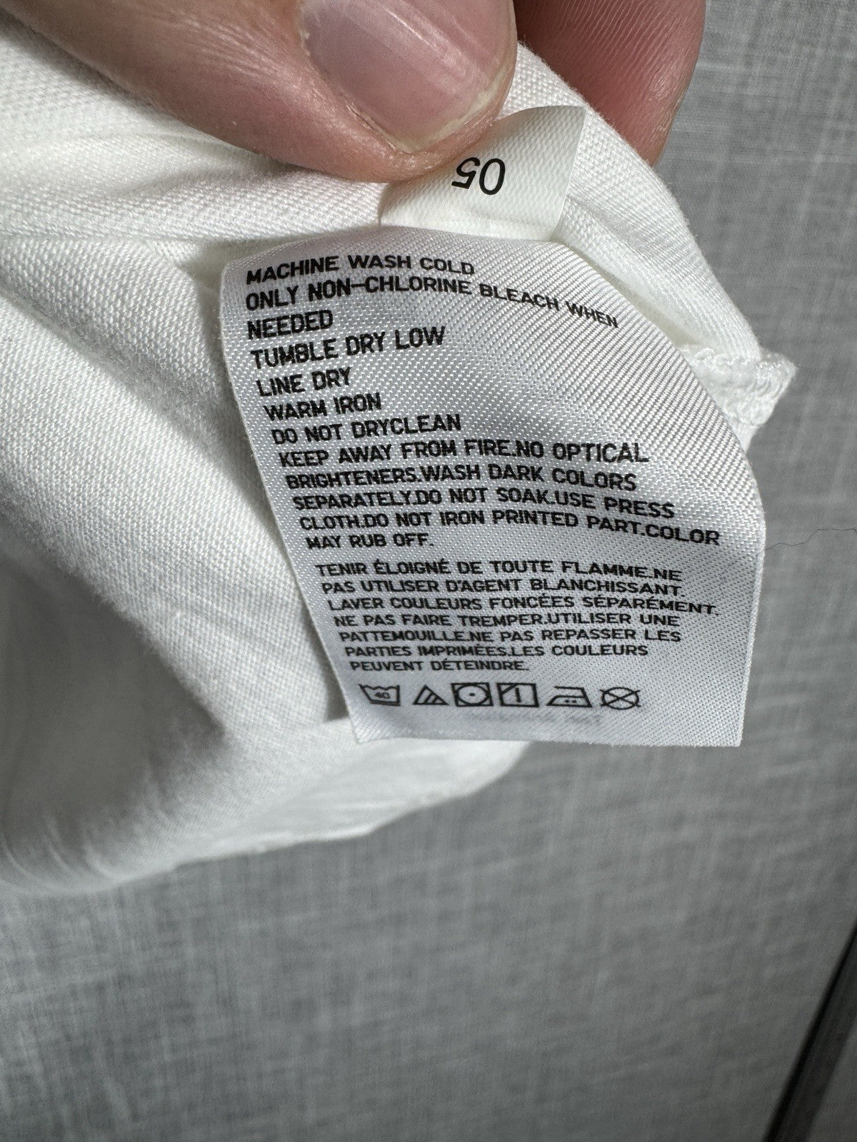 UT Uniqlo Mens T Shirt Black One Piece Graphic Short Sleeve Size  XS Cotton