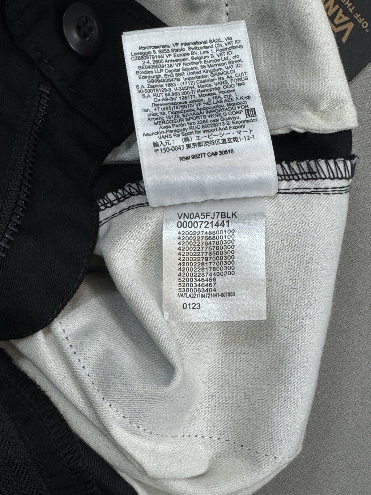 NWT Vans Authentic Chino Pants Off The Wall mens Size 28 Black Slim Fit Grunge