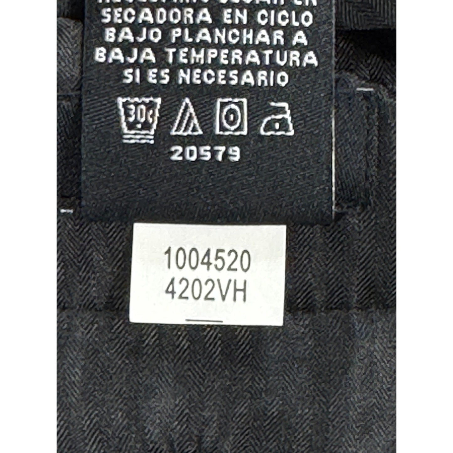 NEW Van Heusen Dress Pants mens 40x30 Gray Straight Leg Pleated Studio