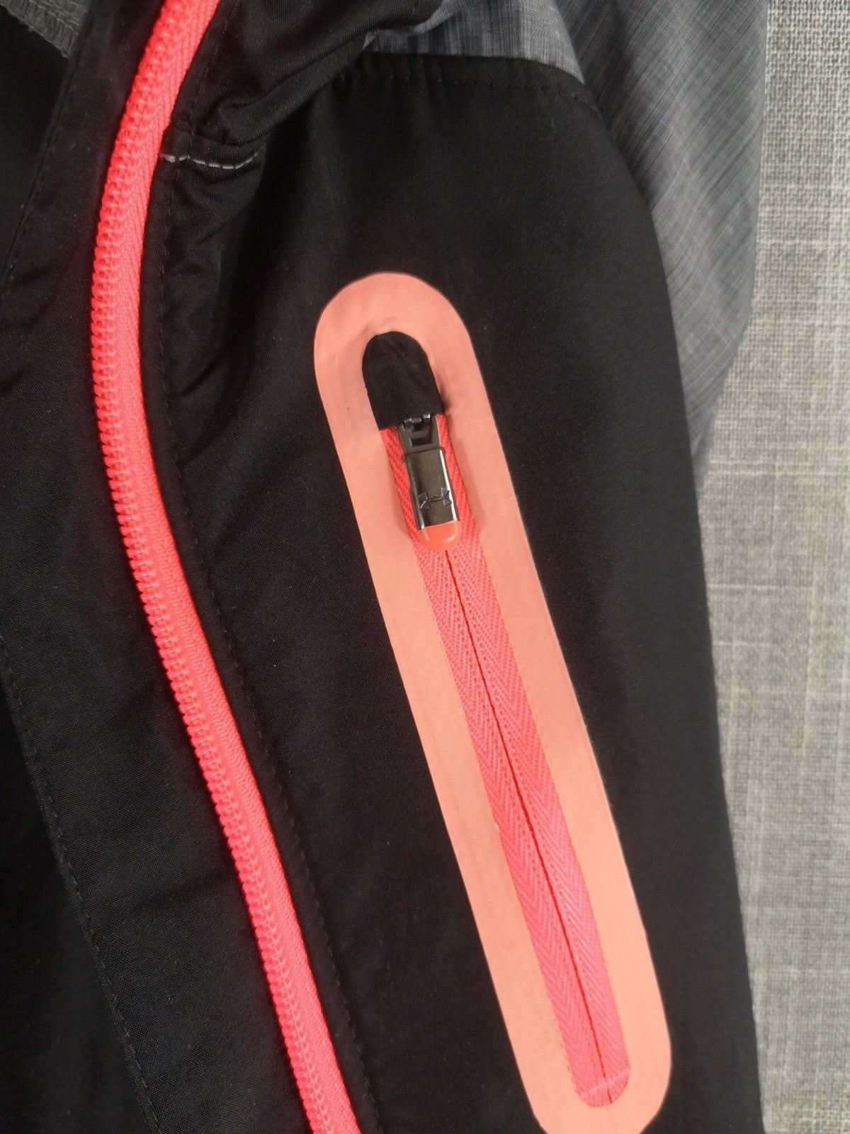 Under Armour Hooded Windbreaker Jacket Fitted All Season Gear Womens Large