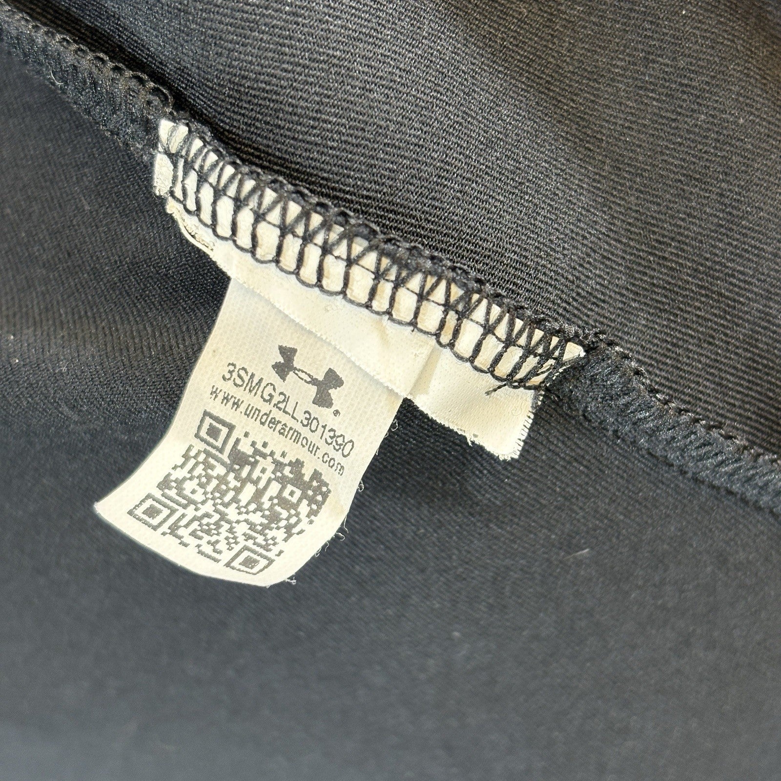 Under Armour Womens Medium  Black Full Zip Jacket Activewear Fitted