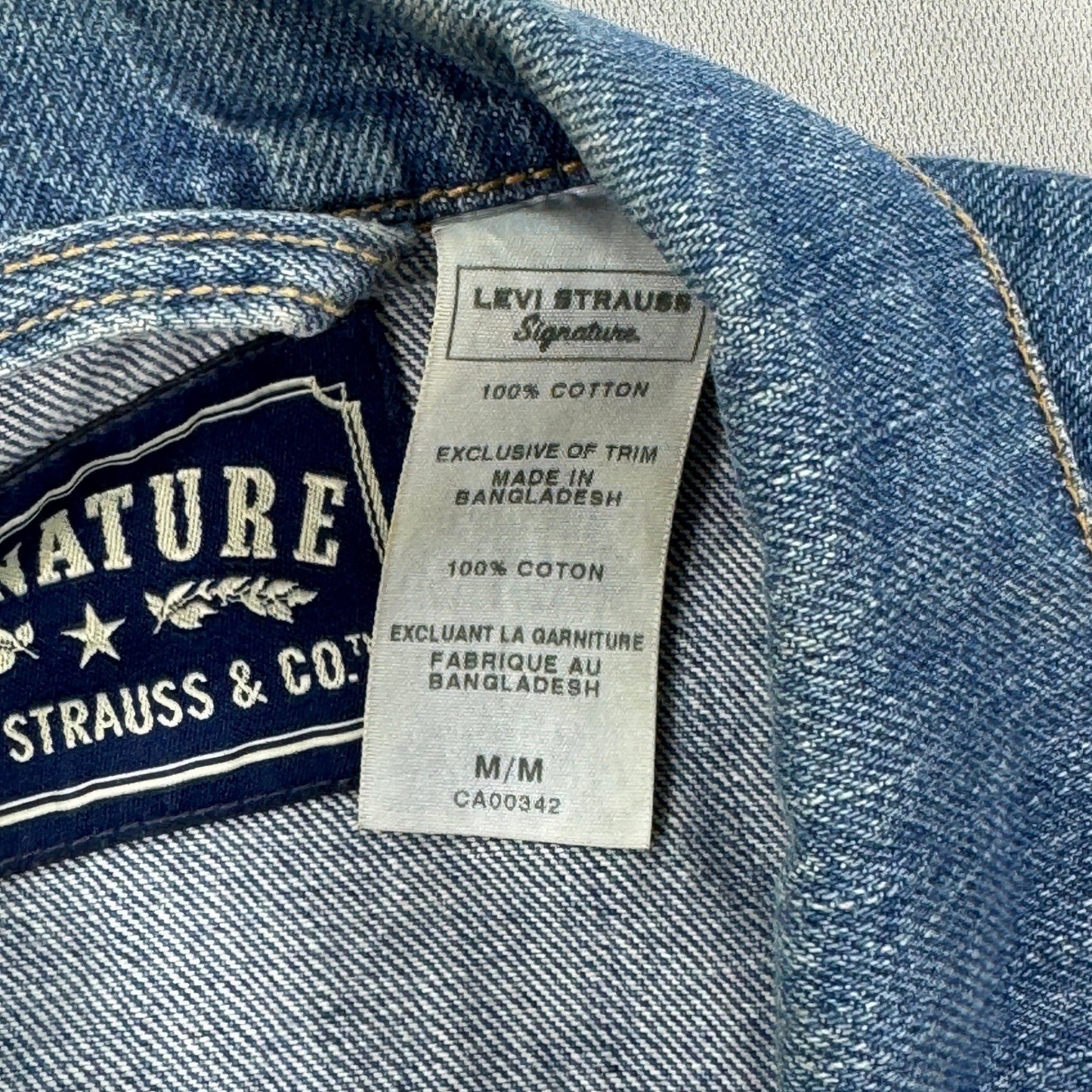 Levi Strauss Signature Trucker Jean Jacket mens Medium Blue Denim Classic Fit