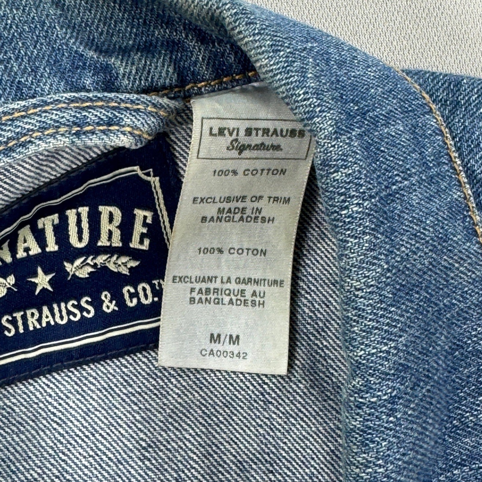 Levi Strauss Signature Trucker Jean Jacket mens Medium Blue Denim Classic Fit