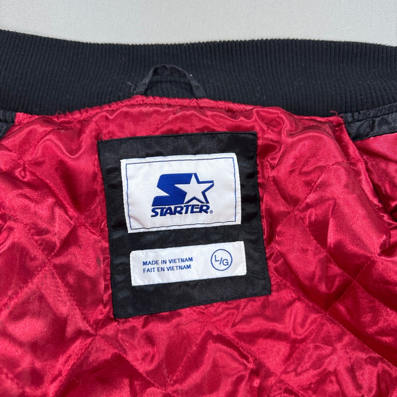 Vintage Starter Miami Heat Jacket Bomber NBA mens Large Black Red Lining